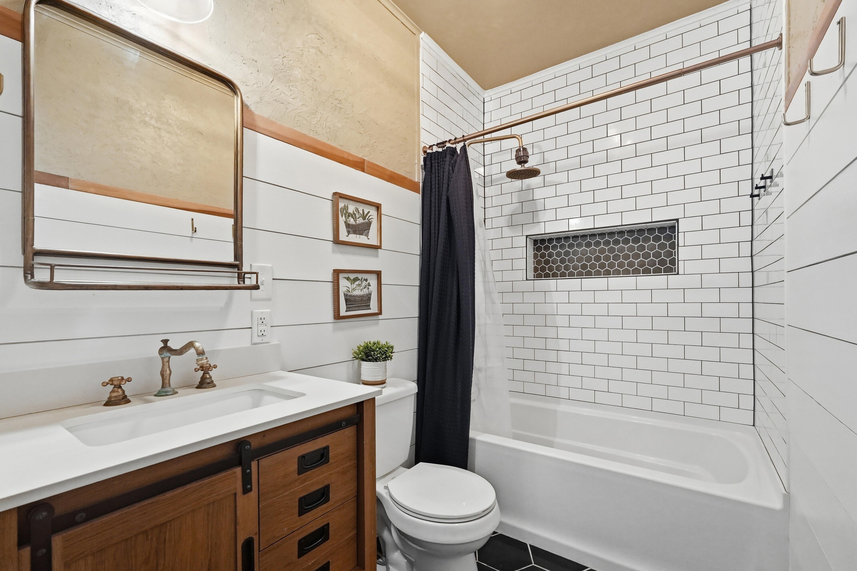 METES & BOUNDS - Residential Lease