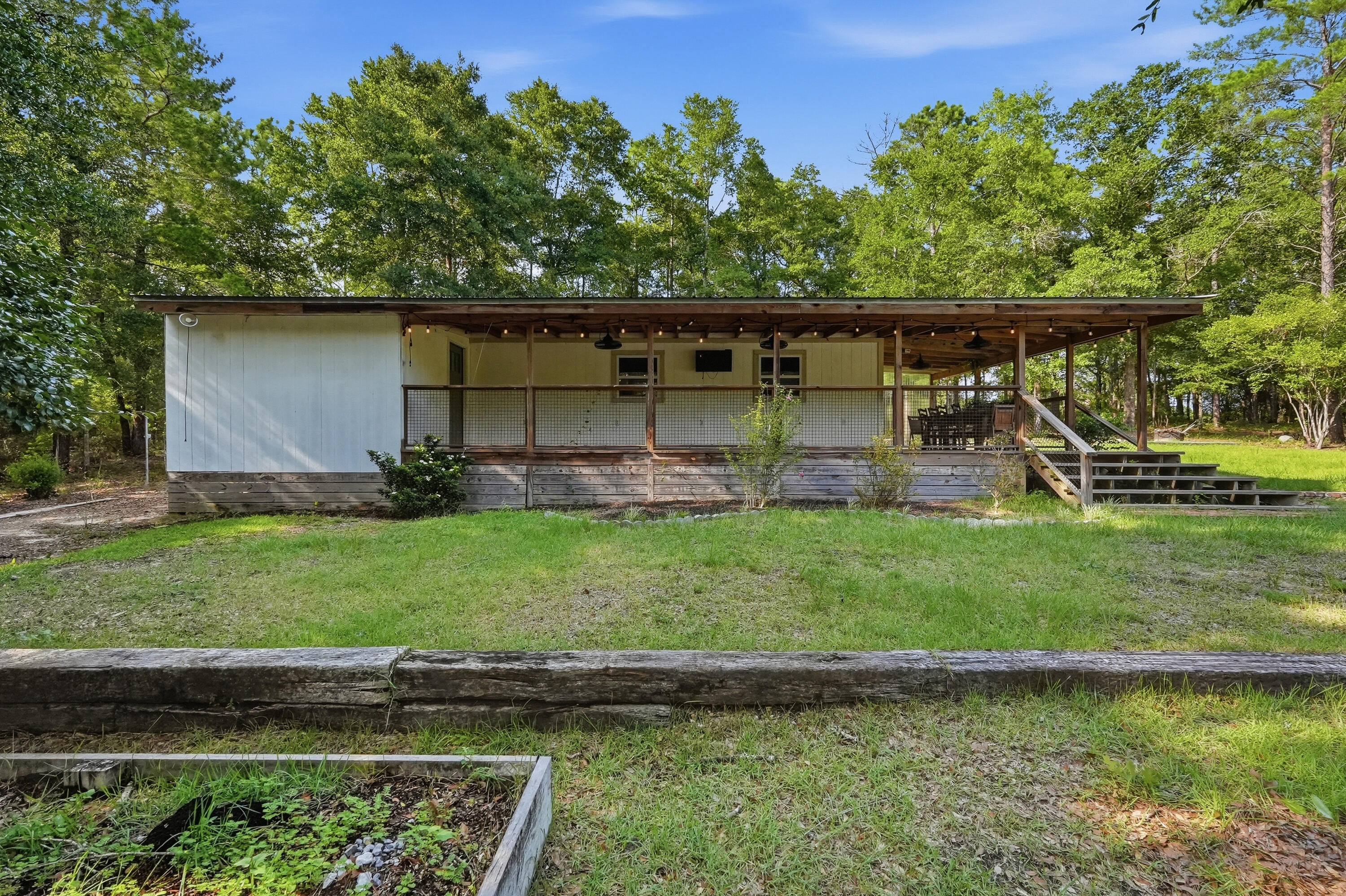 METES & BOUNDS - Residential Lease