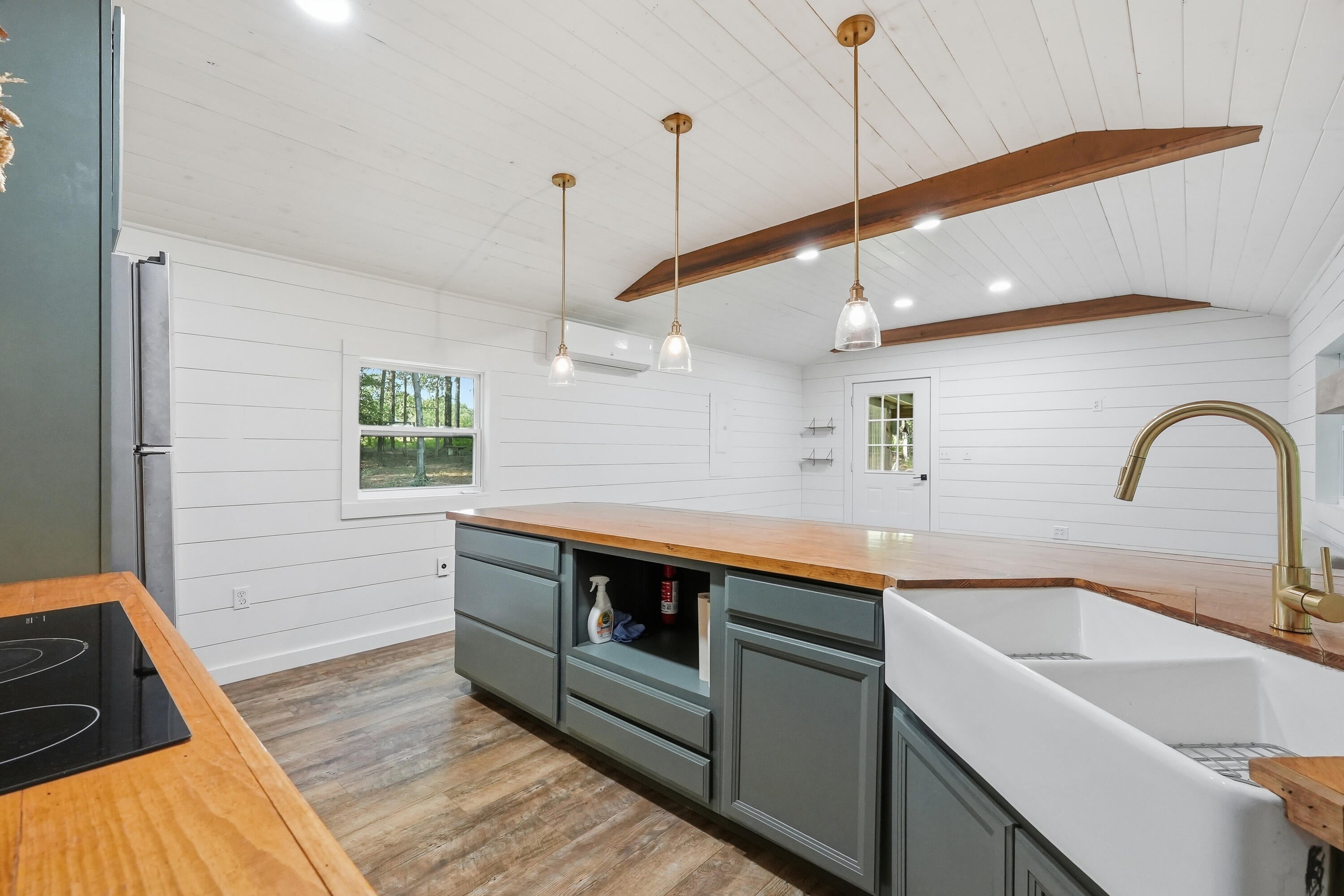 METES & BOUNDS - Residential Lease