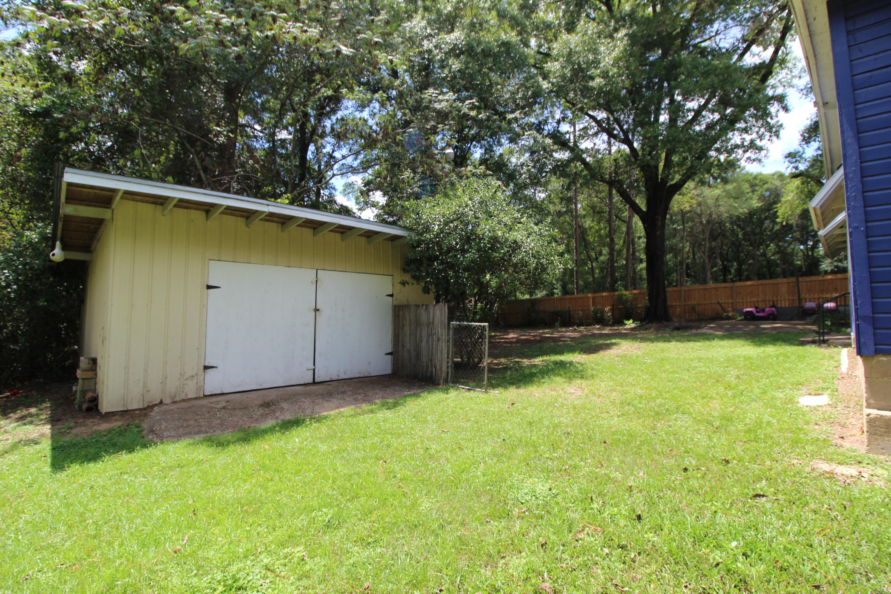 Crestview Suburb - Residential