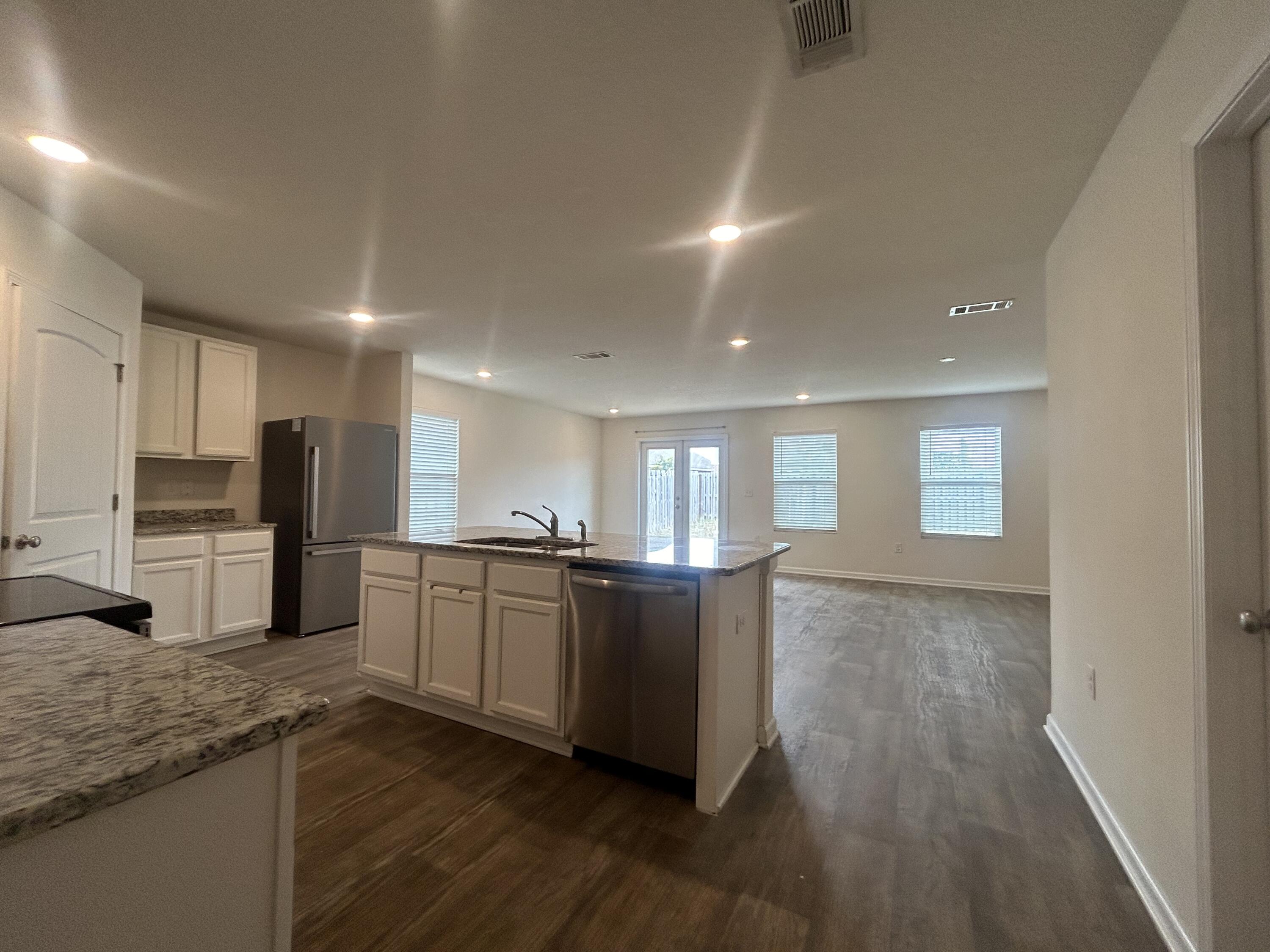 Redstone Commons - Residential Lease