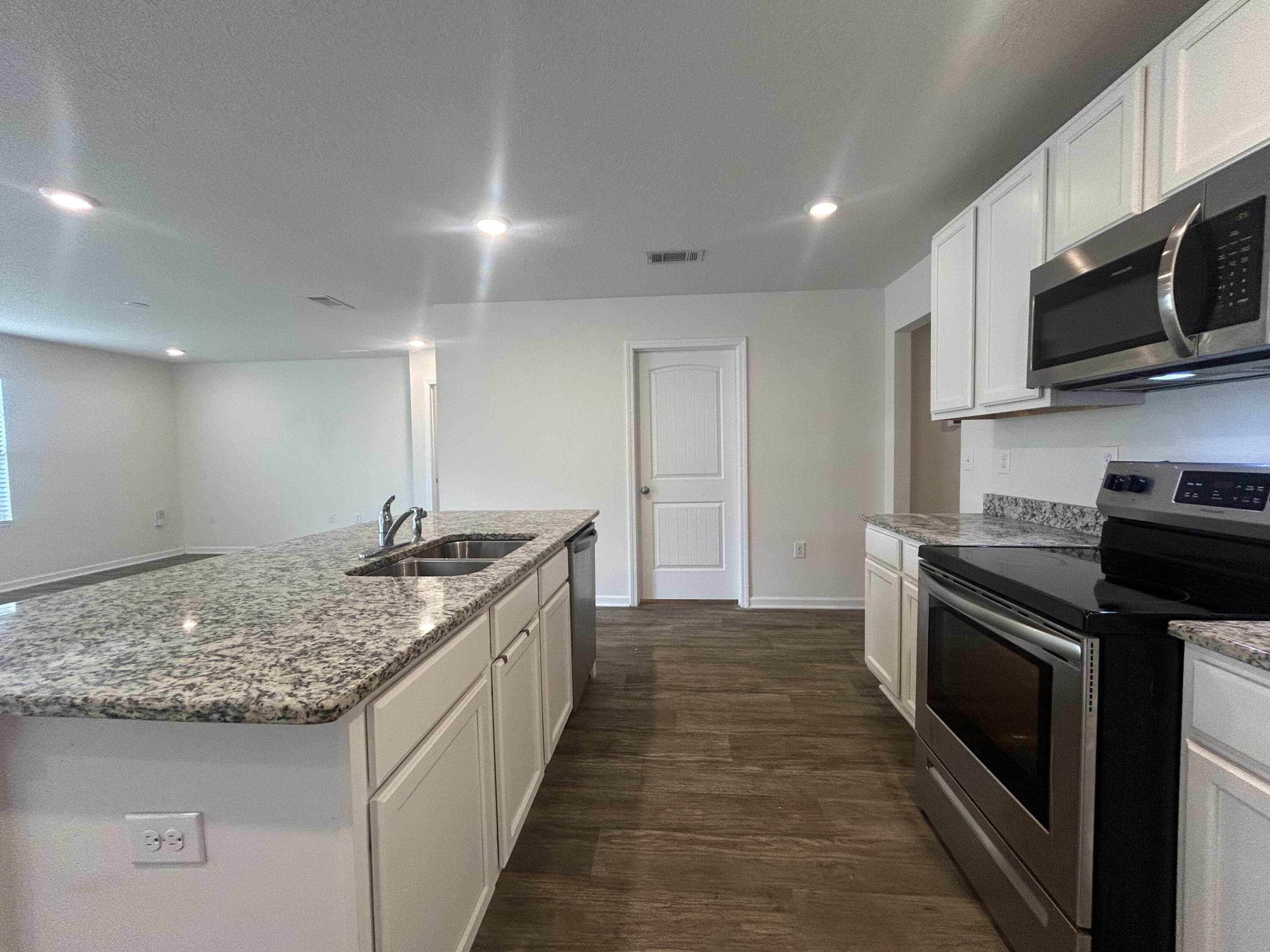 Redstone Commons - Residential Lease