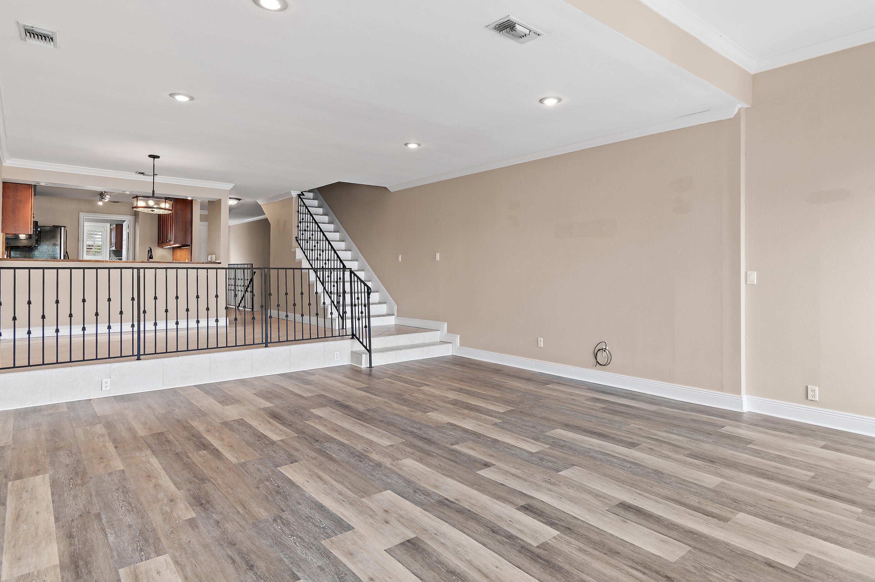 HARBOUR TOWNE - Residential
