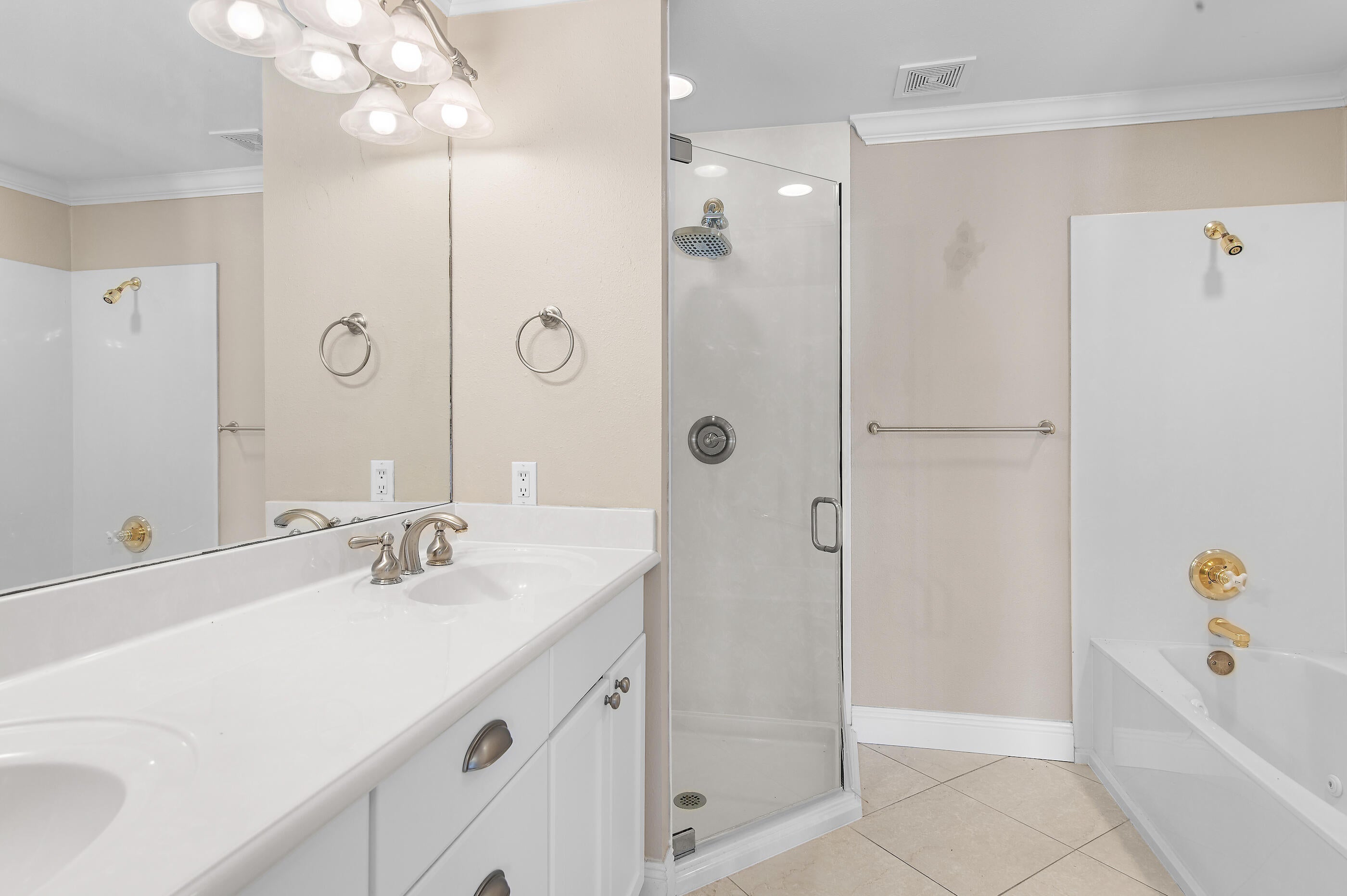 HARBOUR TOWNE - Residential