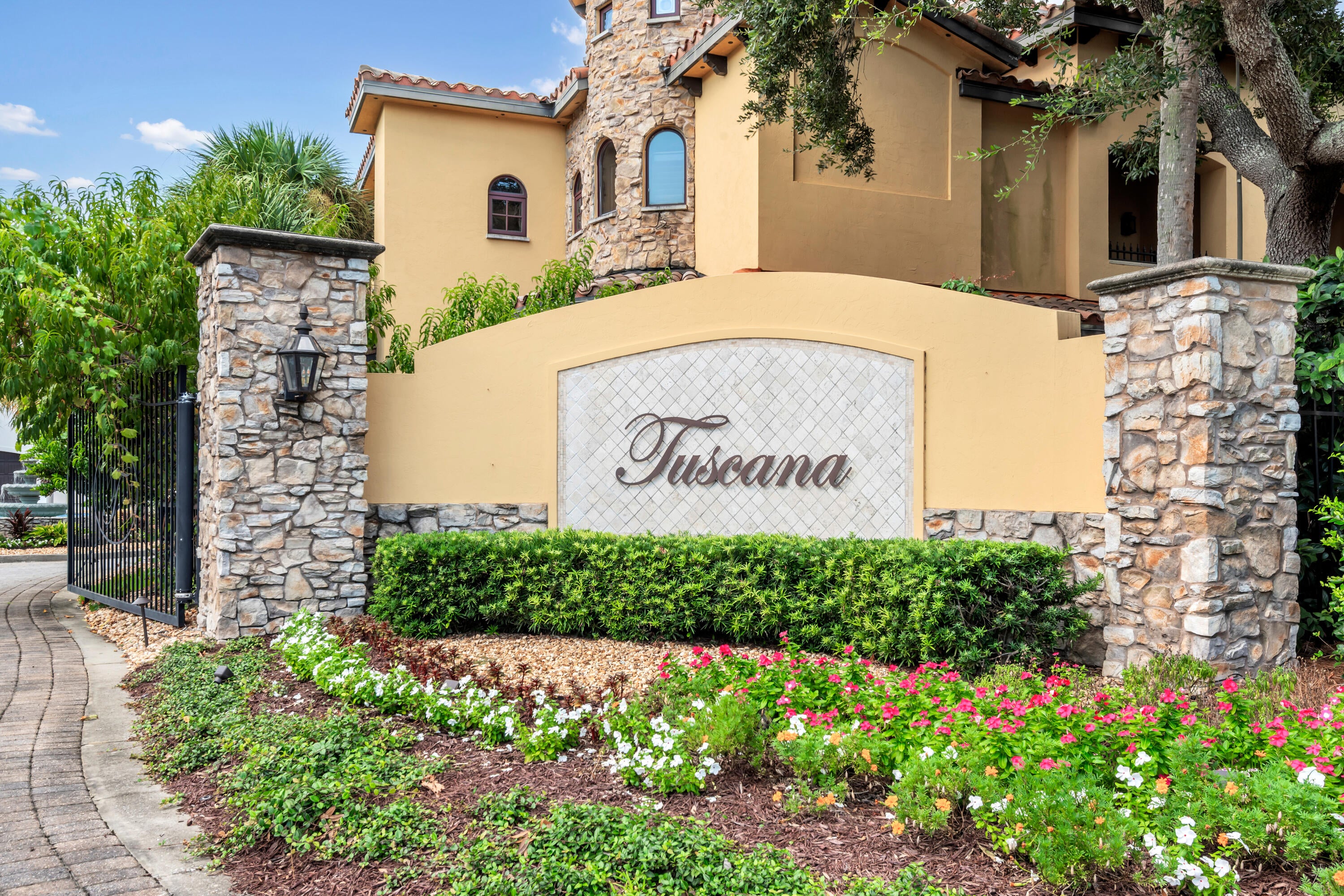 TUSCANA - Residential