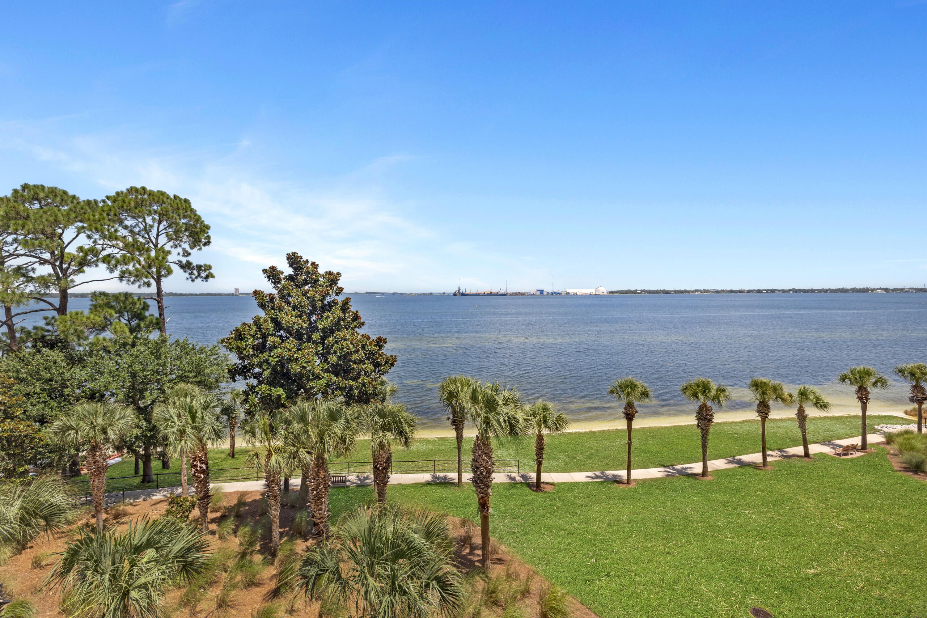 MAGNOLIA BAY CLUB T/H PH 1 - Residential