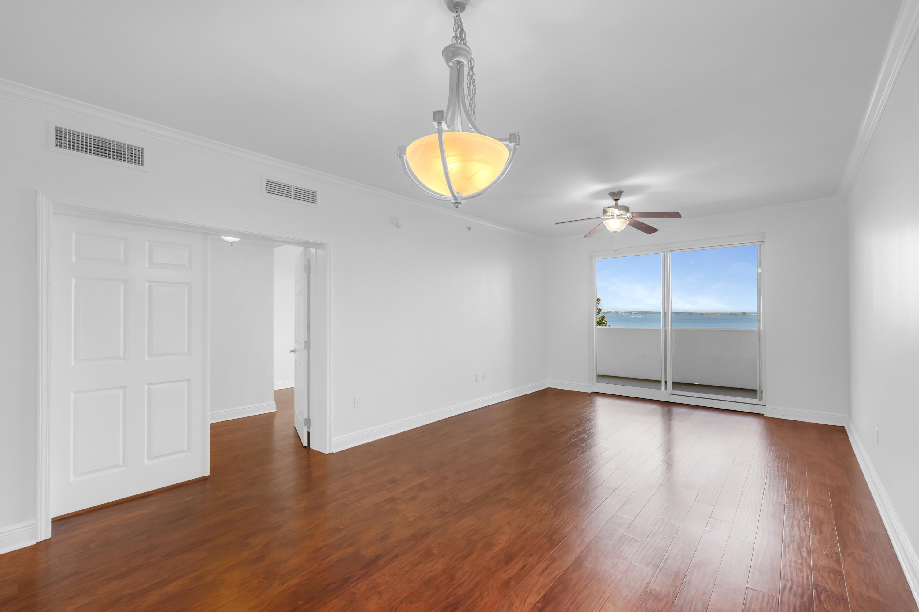 MAGNOLIA BAY CLUB T/H PH 1 - Residential