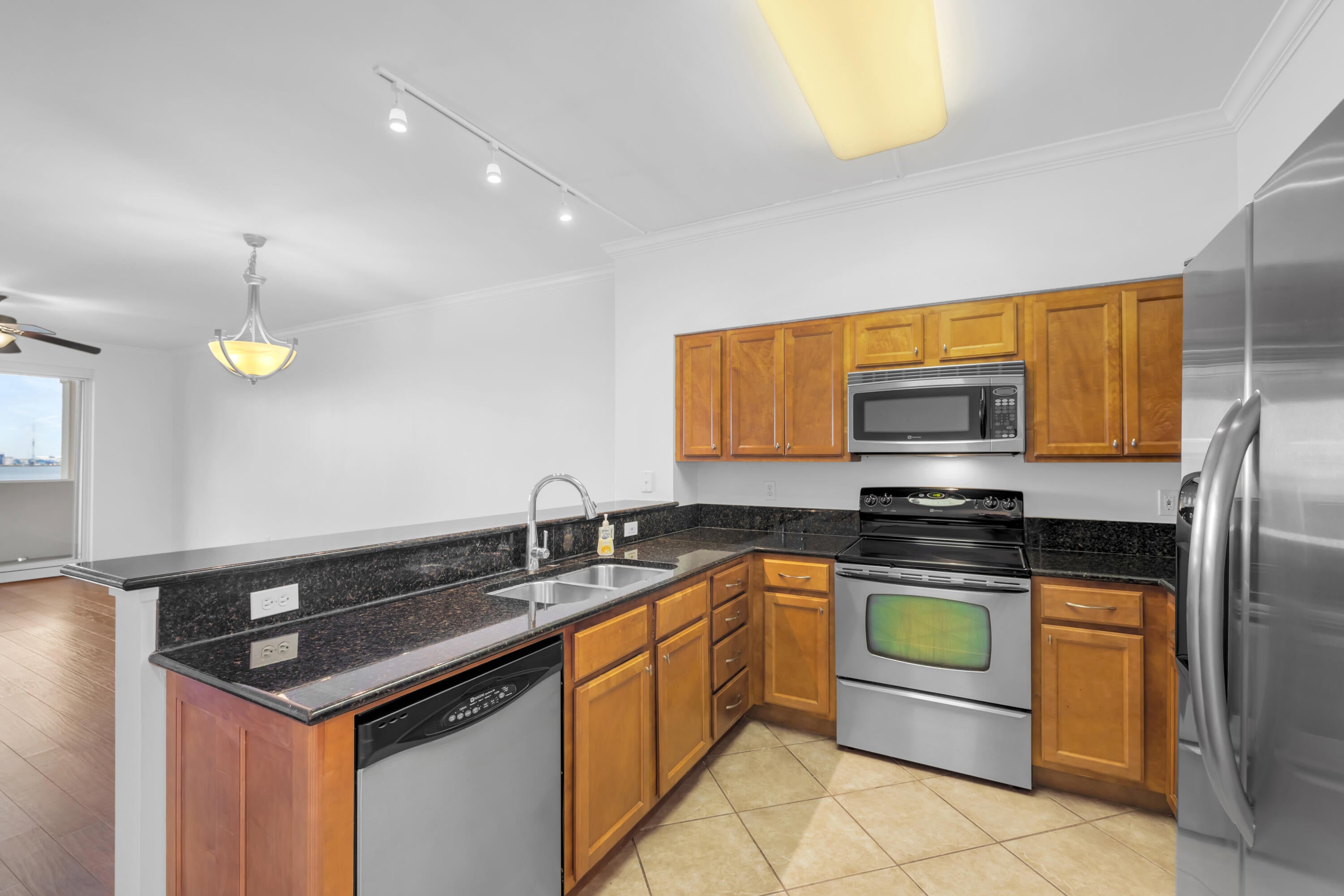 MAGNOLIA BAY CLUB T/H PH 1 - Residential