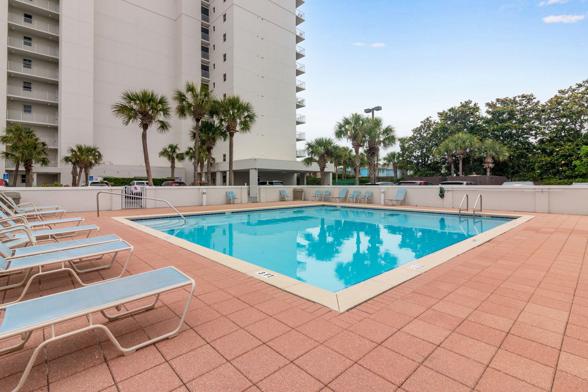 LEEWARD KEY - Residential