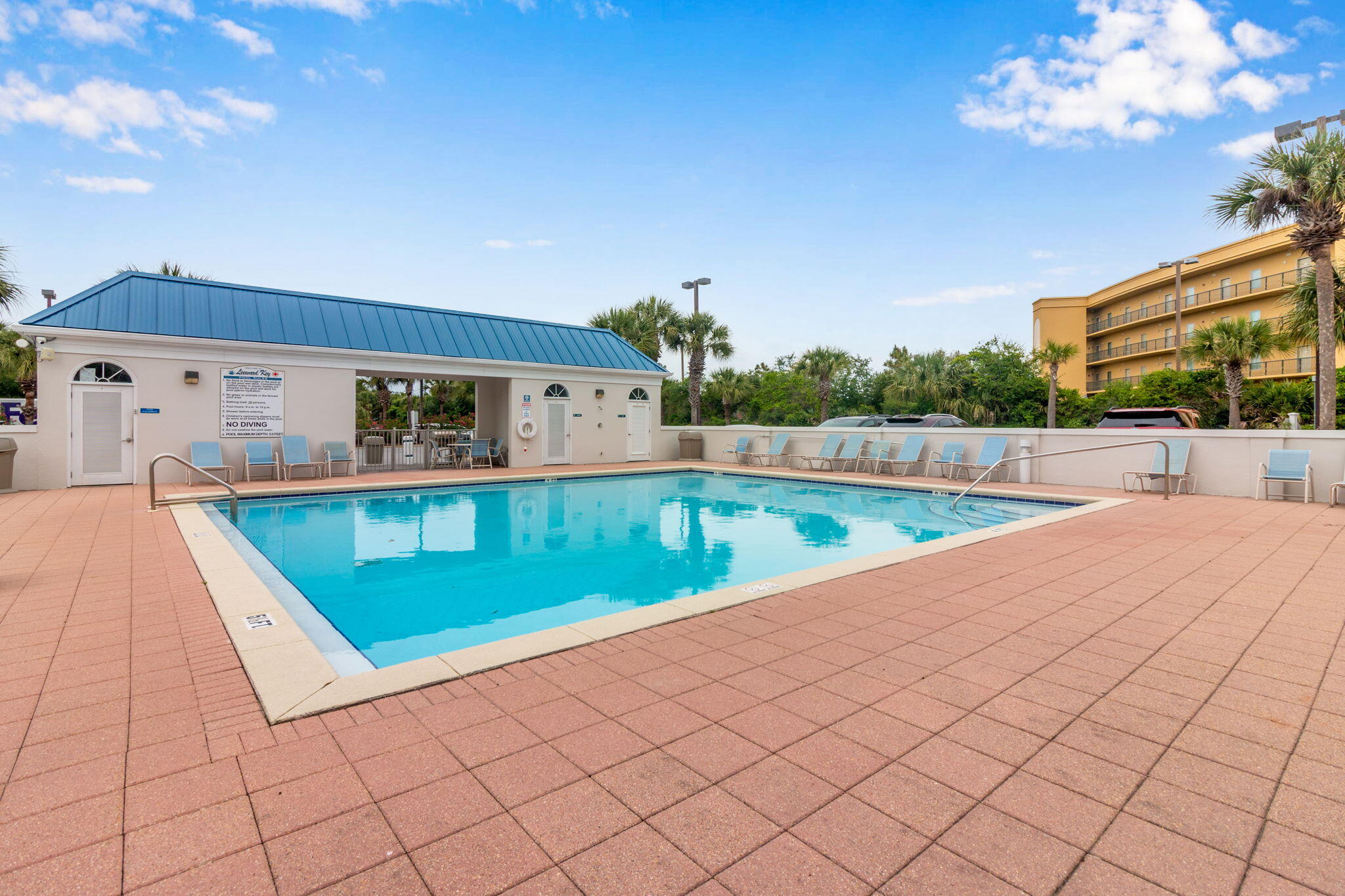 LEEWARD KEY - Residential