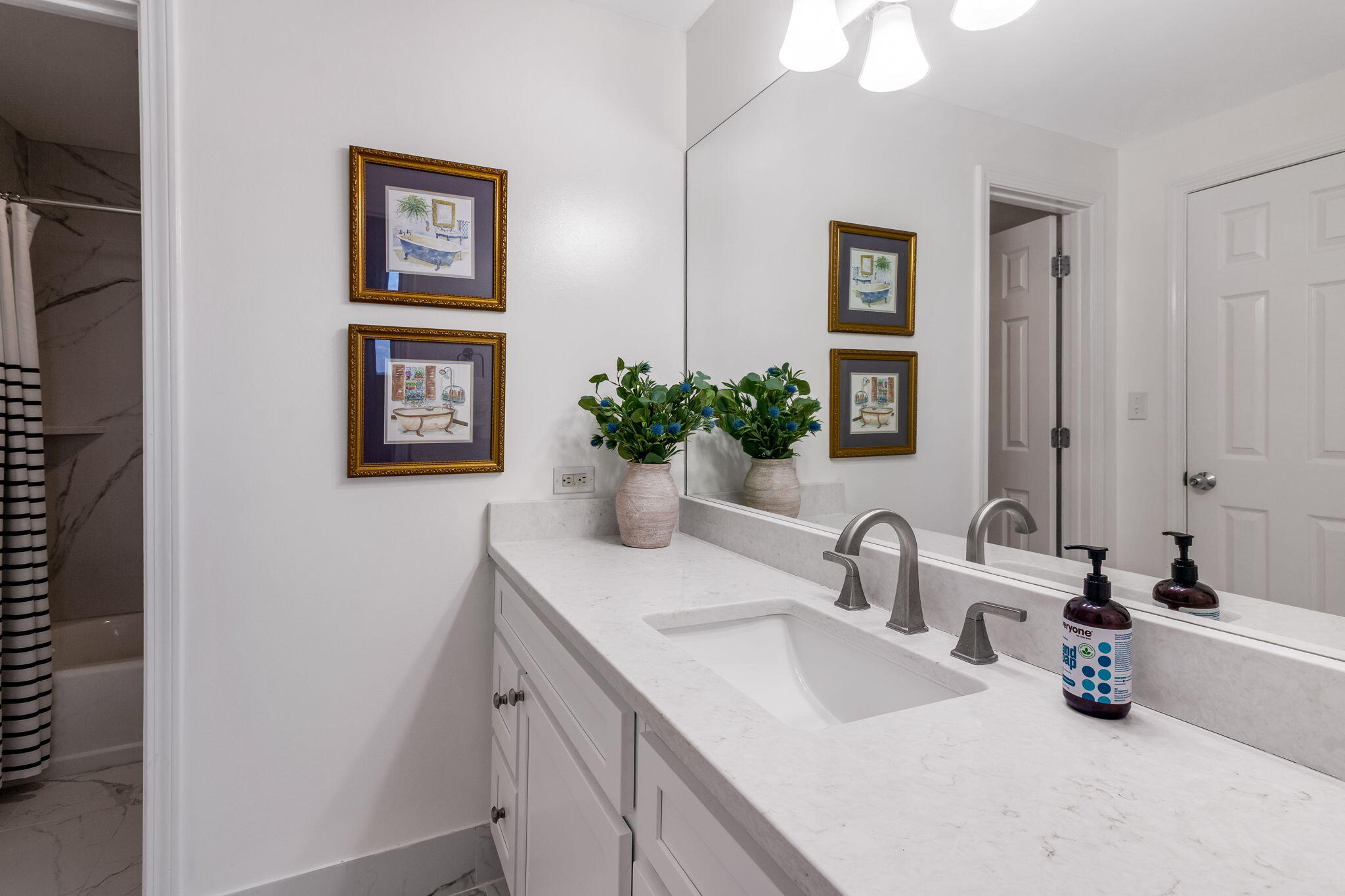 LEEWARD KEY - Residential
