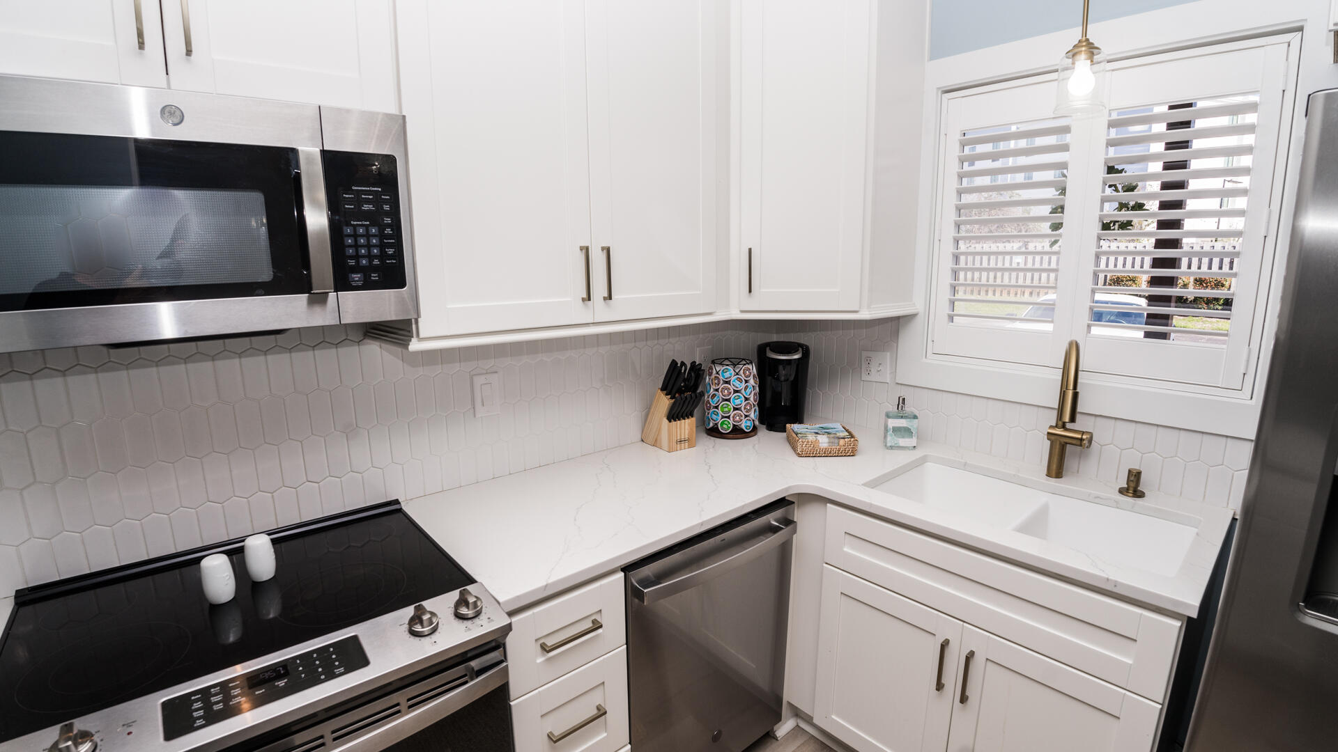 PORTSIDE CONDO - Residential