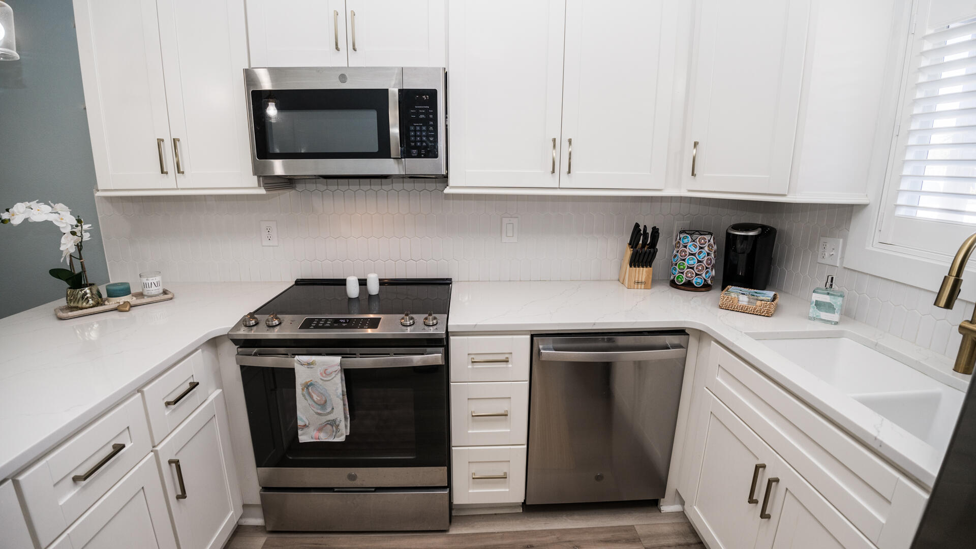 PORTSIDE CONDO - Residential