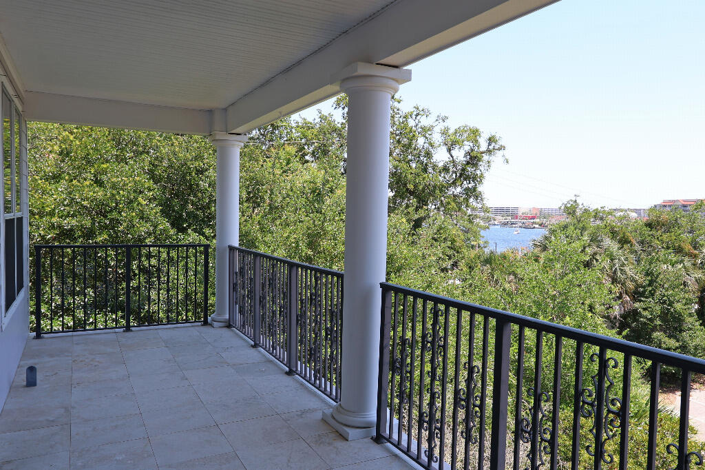 The French Quarters Condo - Residential