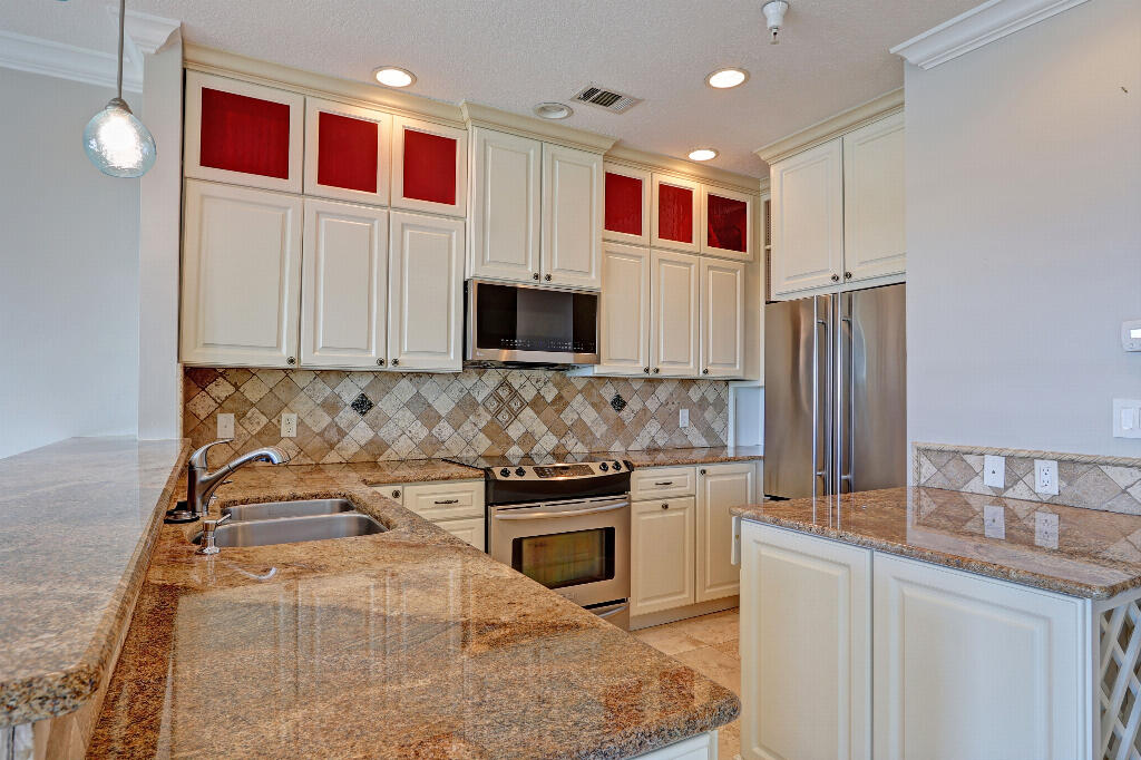 The French Quarters Condo - Residential