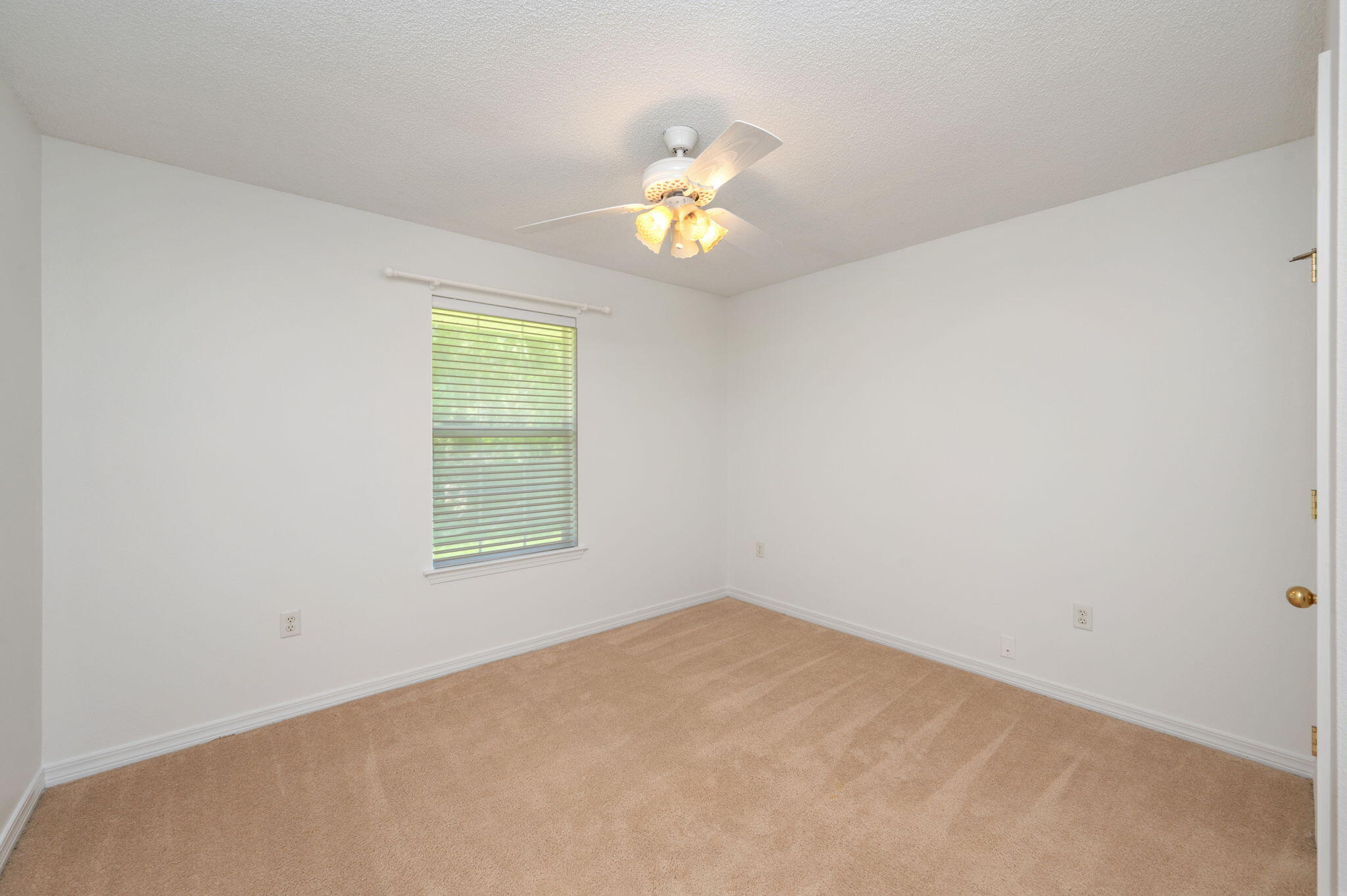 CREETWOOD PLACE - Residential Lease