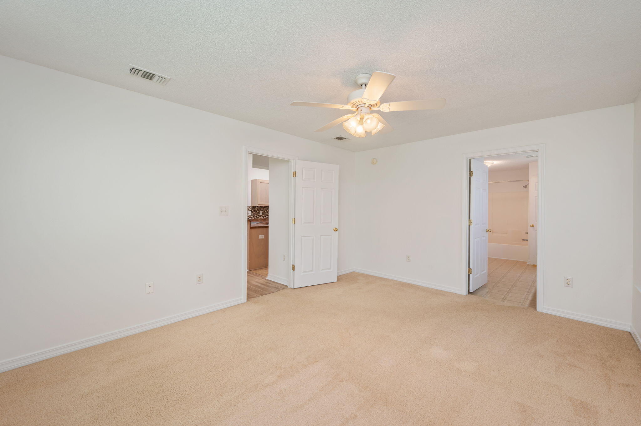 CREETWOOD PLACE - Residential Lease