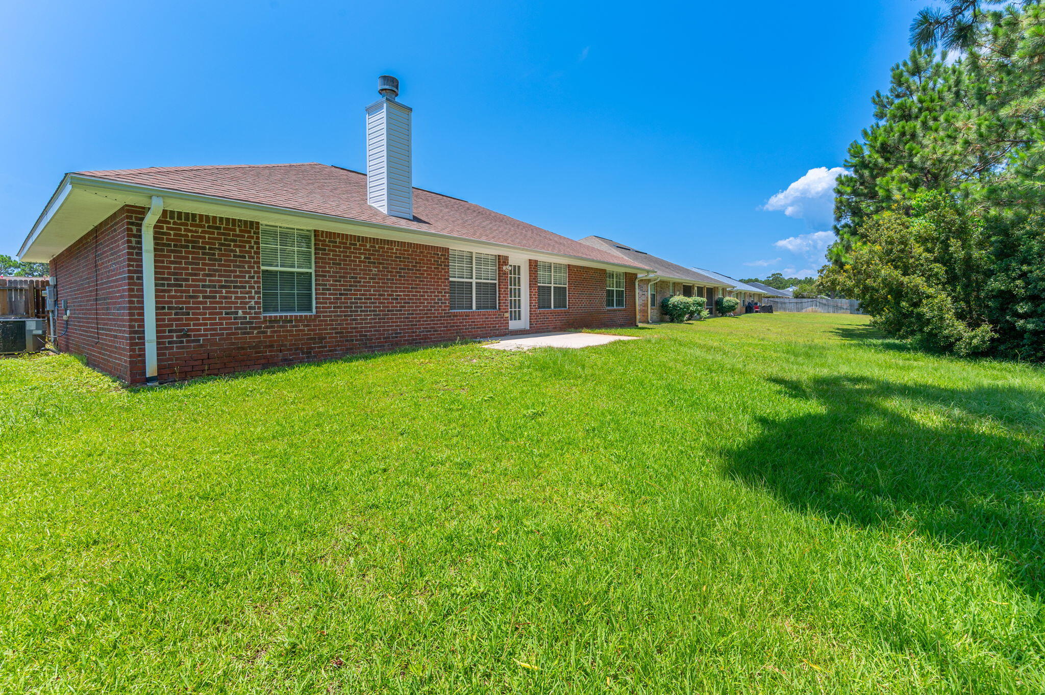 CREETWOOD PLACE - Residential Lease
