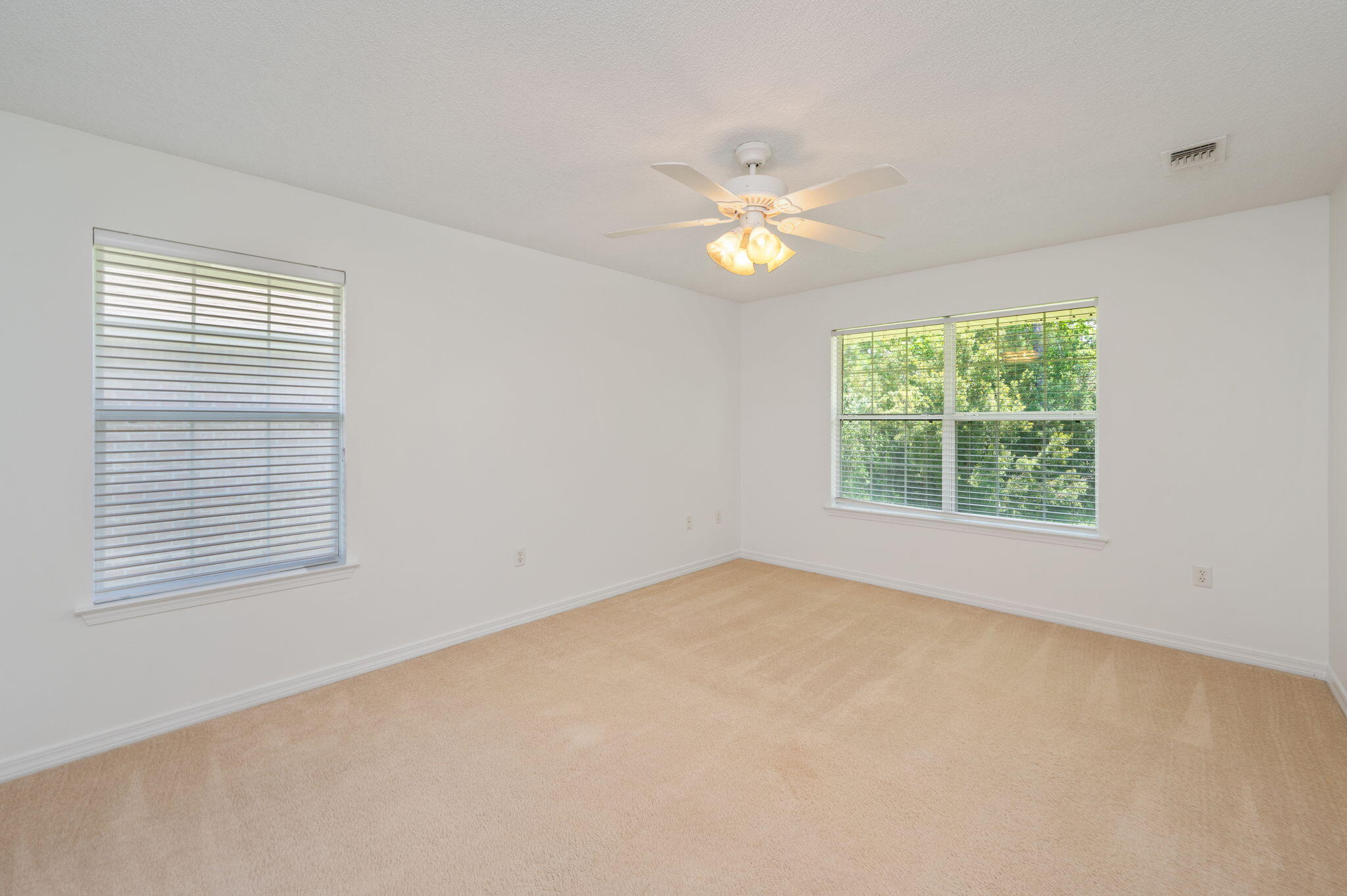 CREETWOOD PLACE - Residential Lease