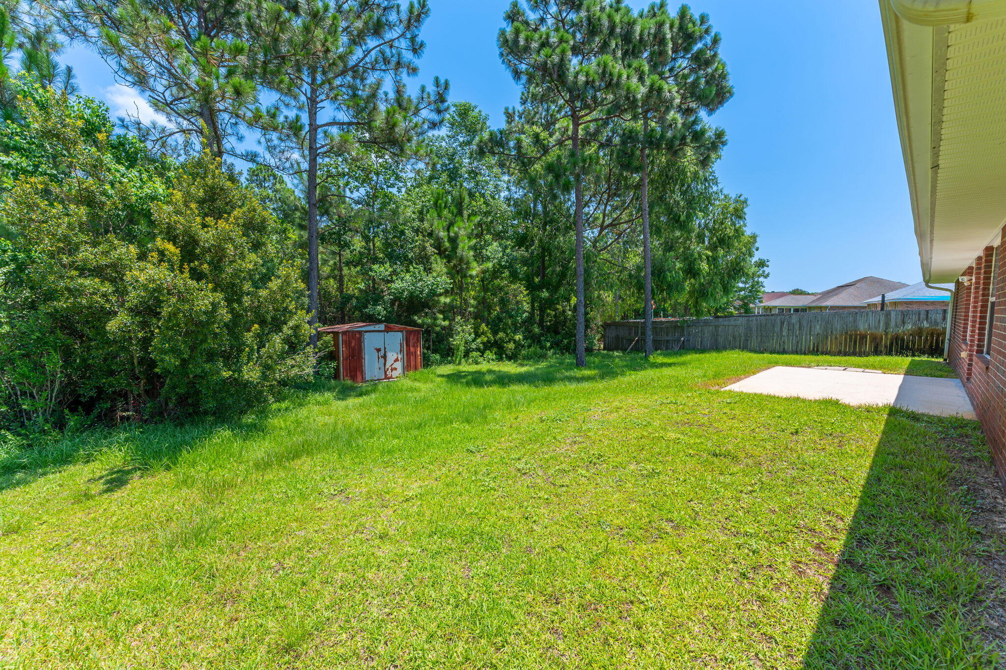 CREETWOOD PLACE - Residential Lease