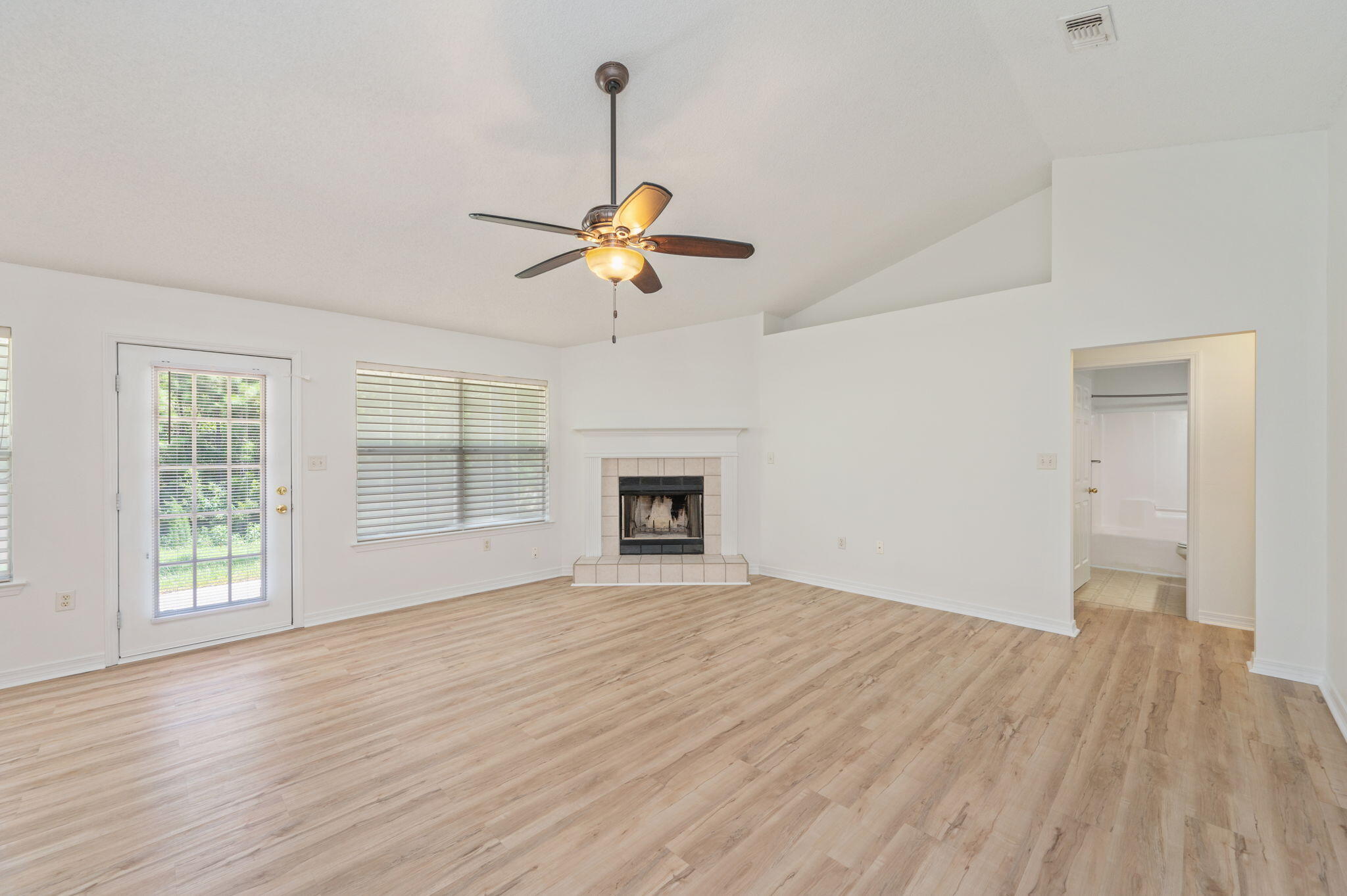 CREETWOOD PLACE - Residential Lease