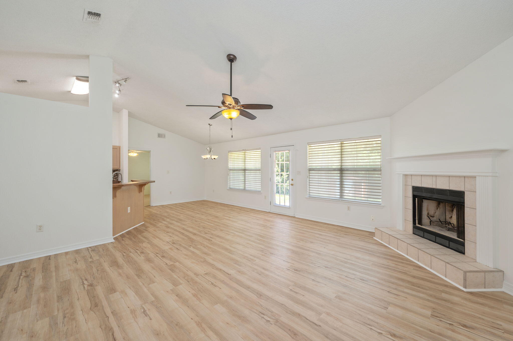 CREETWOOD PLACE - Residential Lease