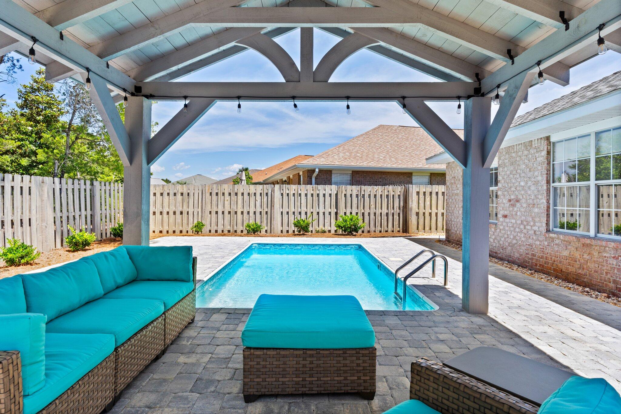 PARADISE RETREAT - Residential