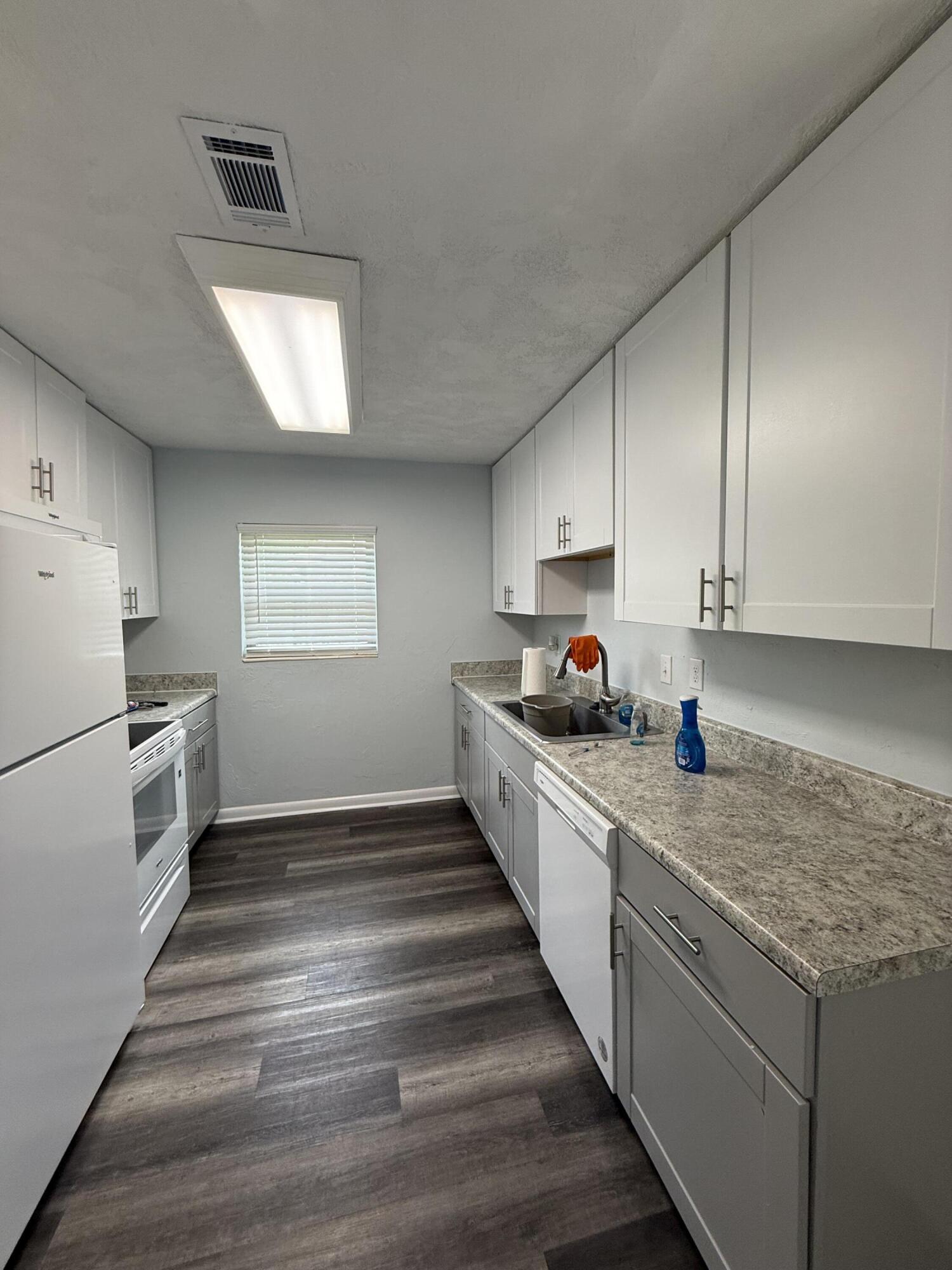 WINTHROP PLACE 1ST ADDN - Residential Lease