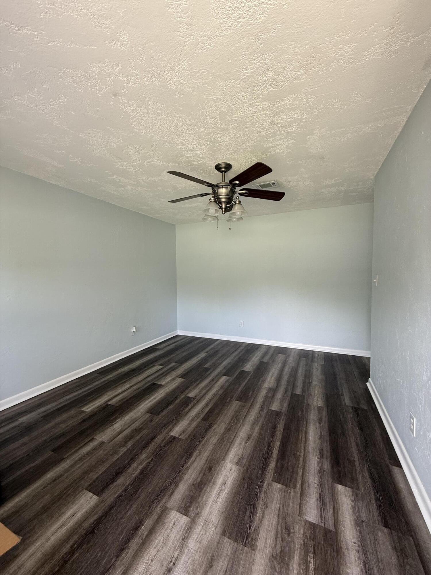 WINTHROP PLACE 1ST ADDN - Residential Lease