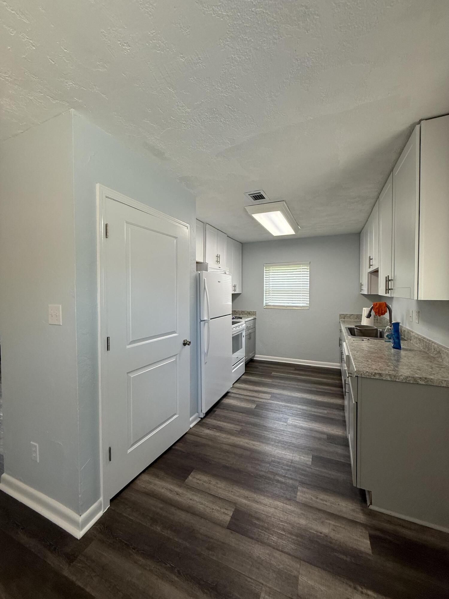 WINTHROP PLACE 1ST ADDN - Residential Lease