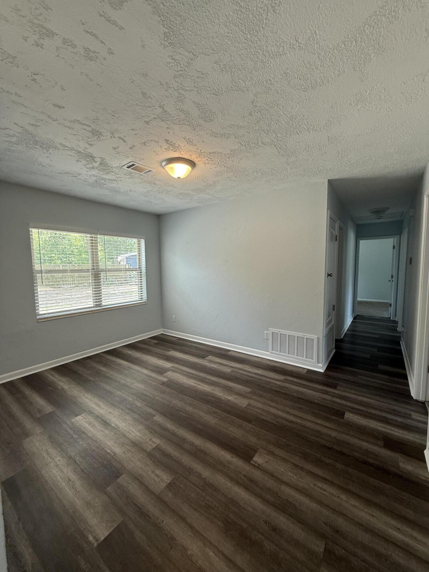 WINTHROP PLACE 1ST ADDN - Residential Lease