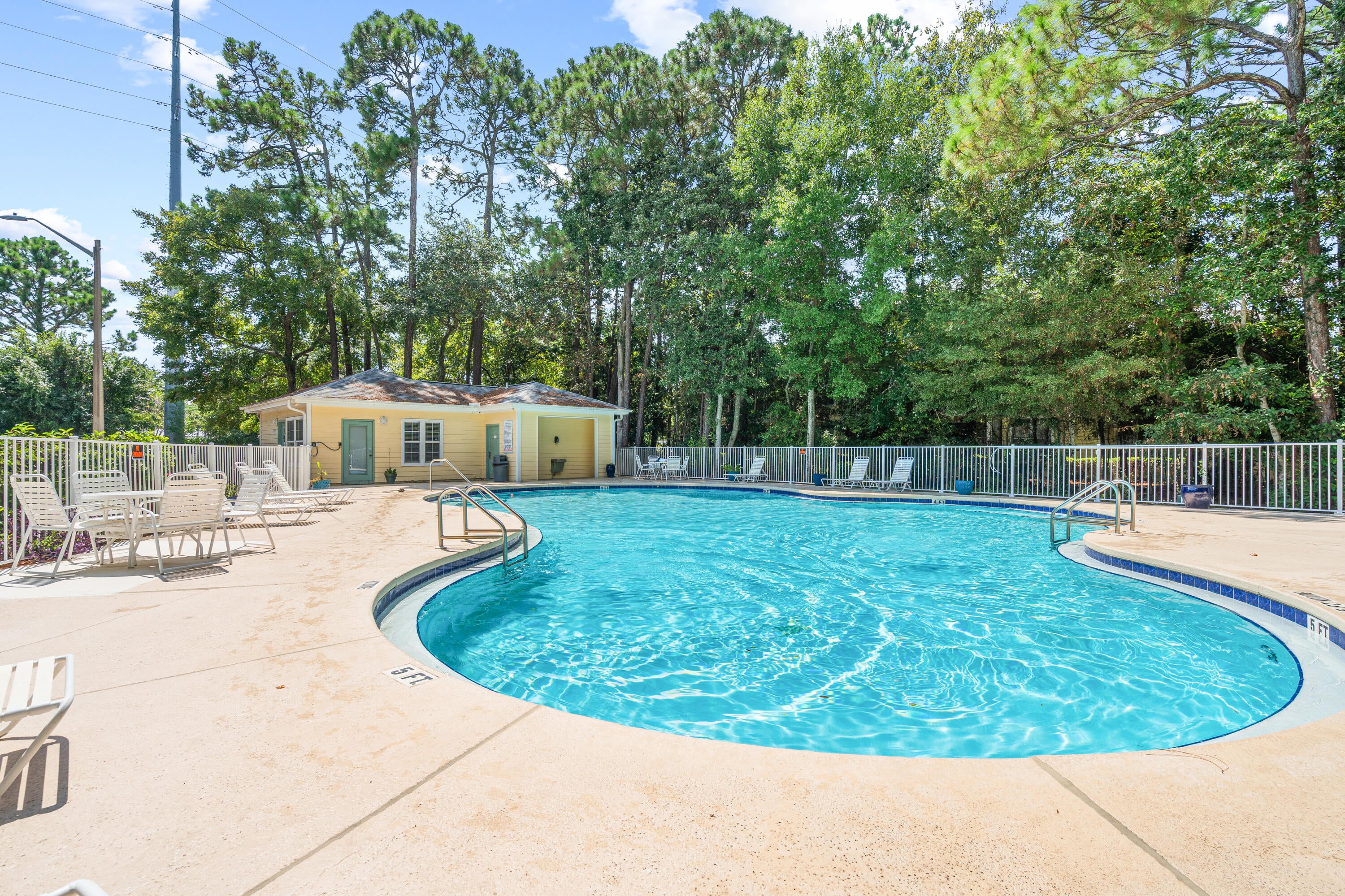 POINTE OF VIEW - Residential