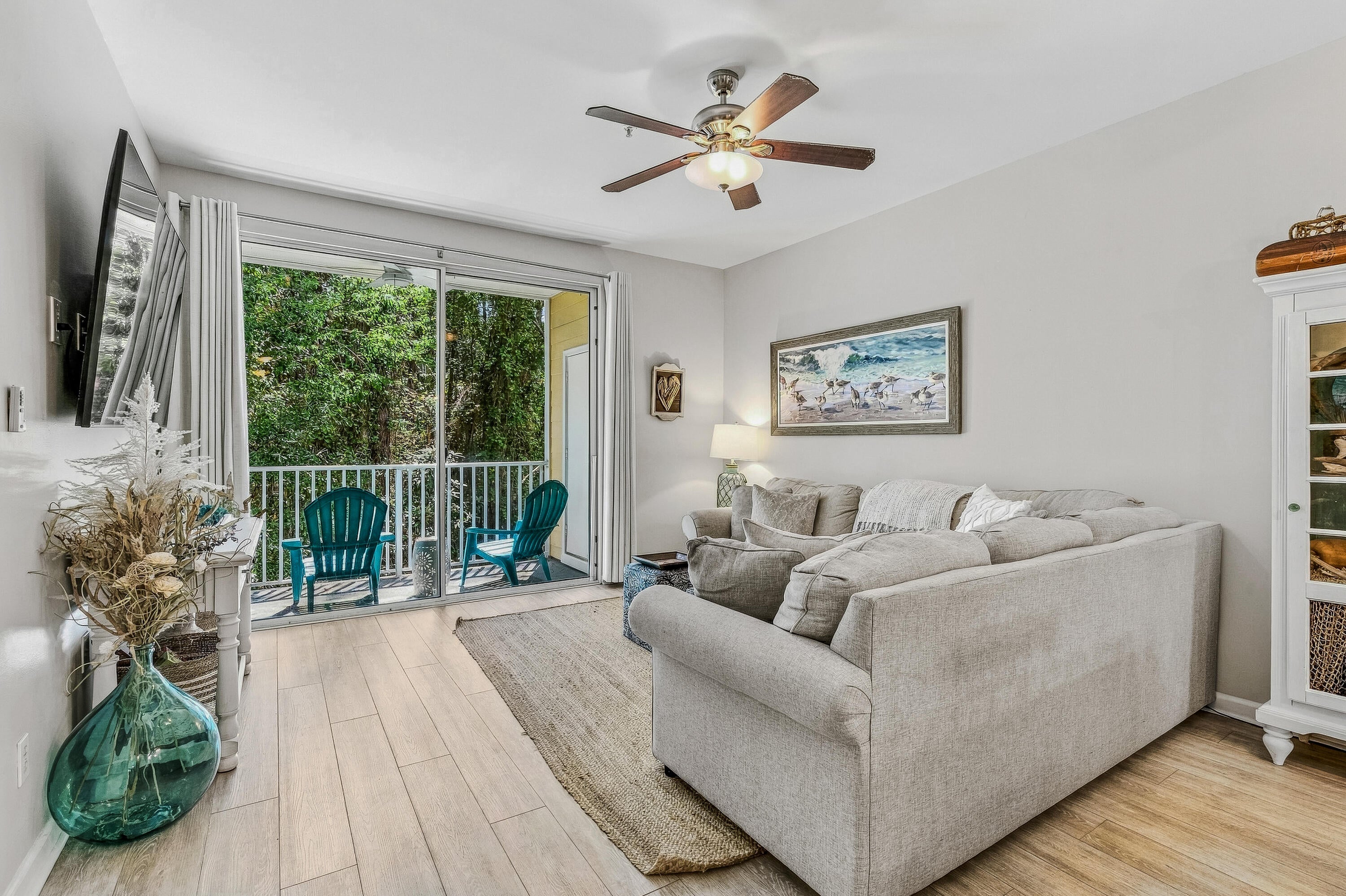 POINTE OF VIEW - Residential