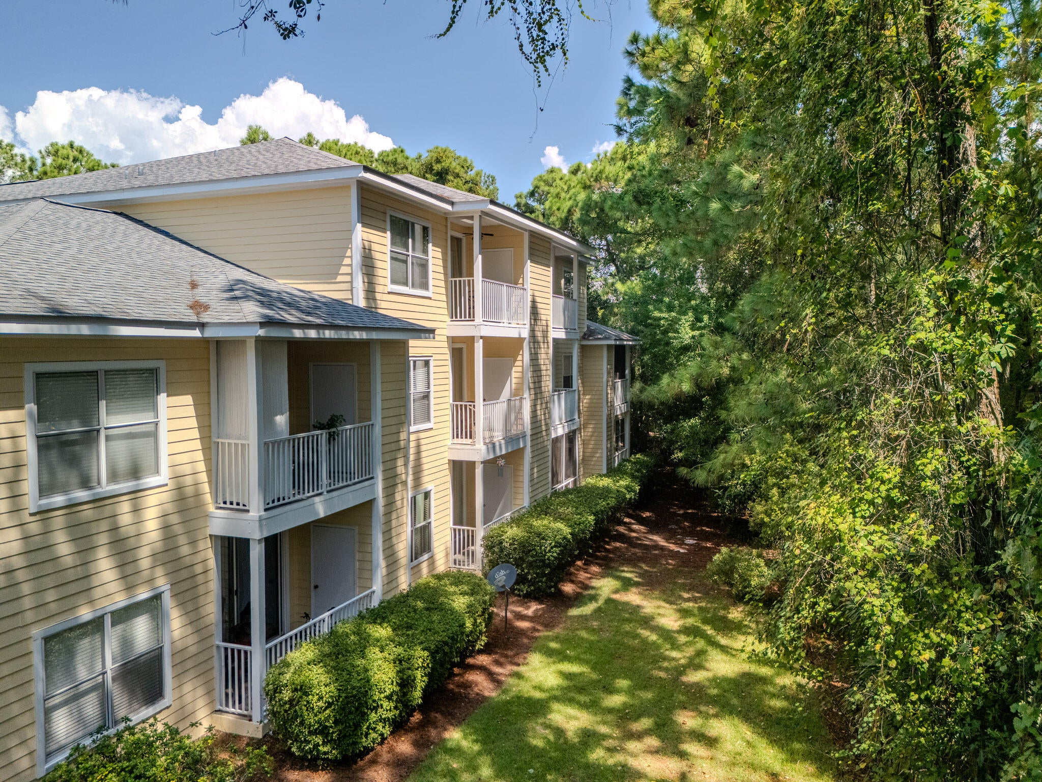 POINTE OF VIEW - Residential