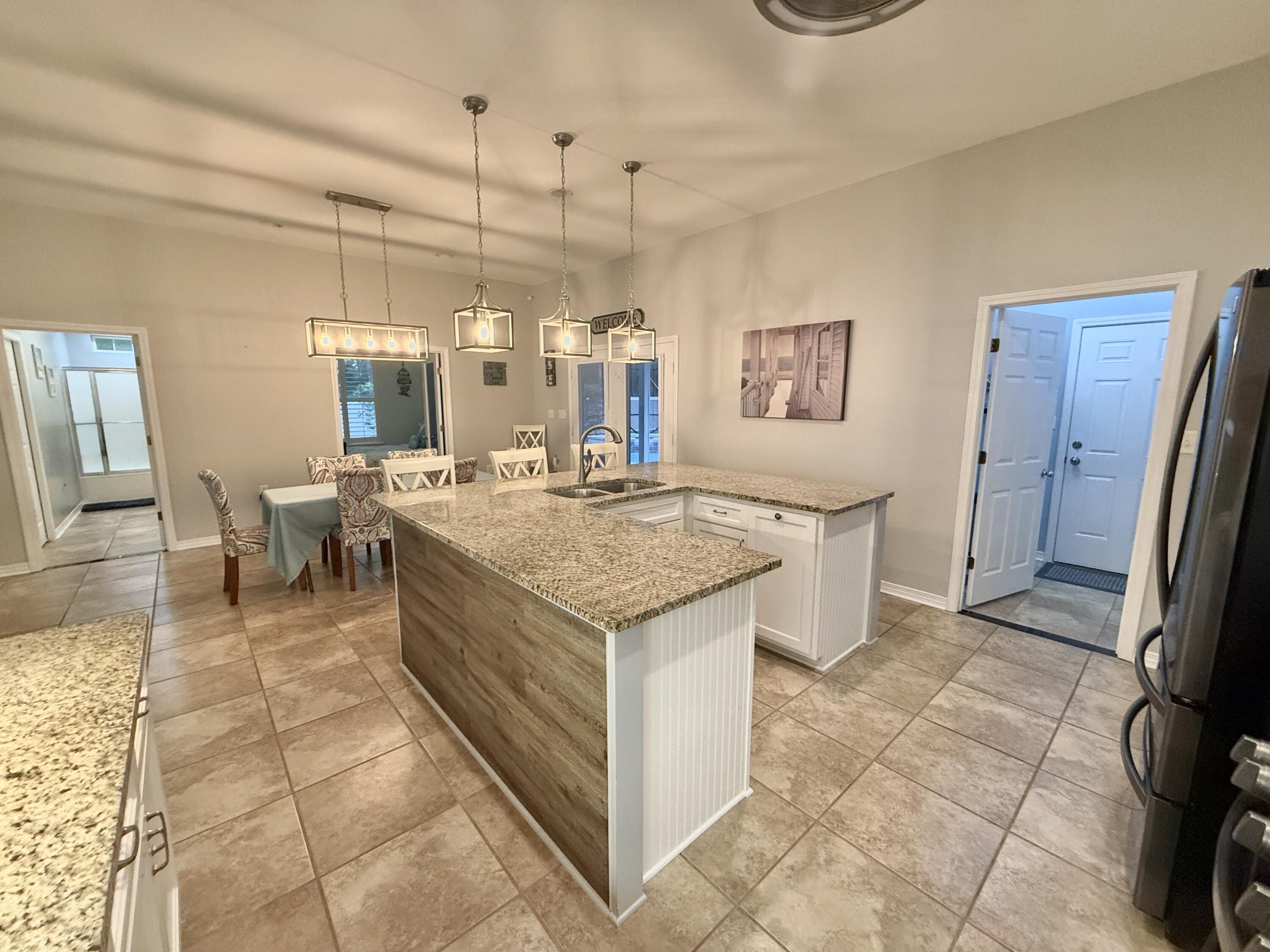 FLAMINGO BEACH - Residential