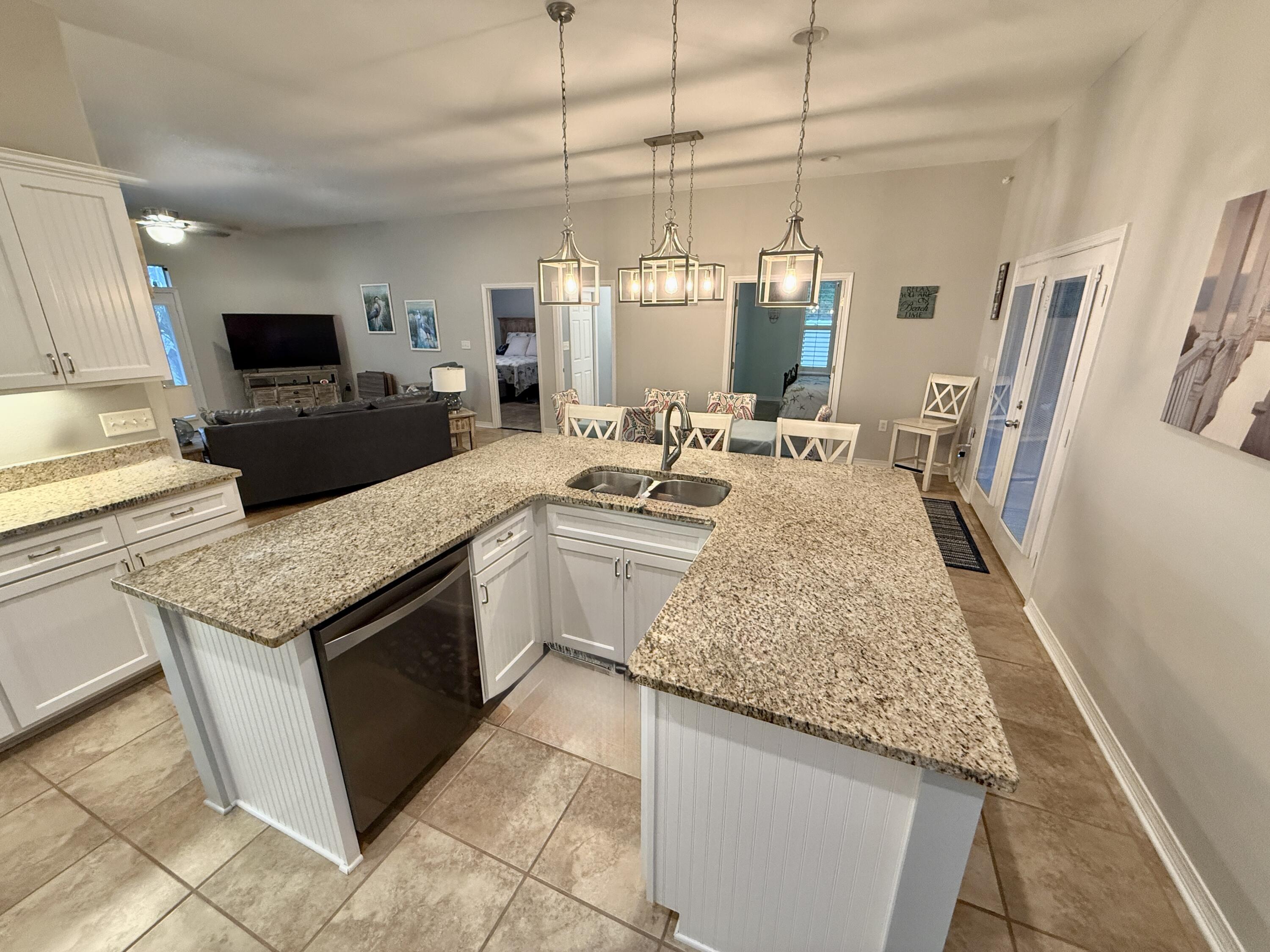 FLAMINGO BEACH - Residential