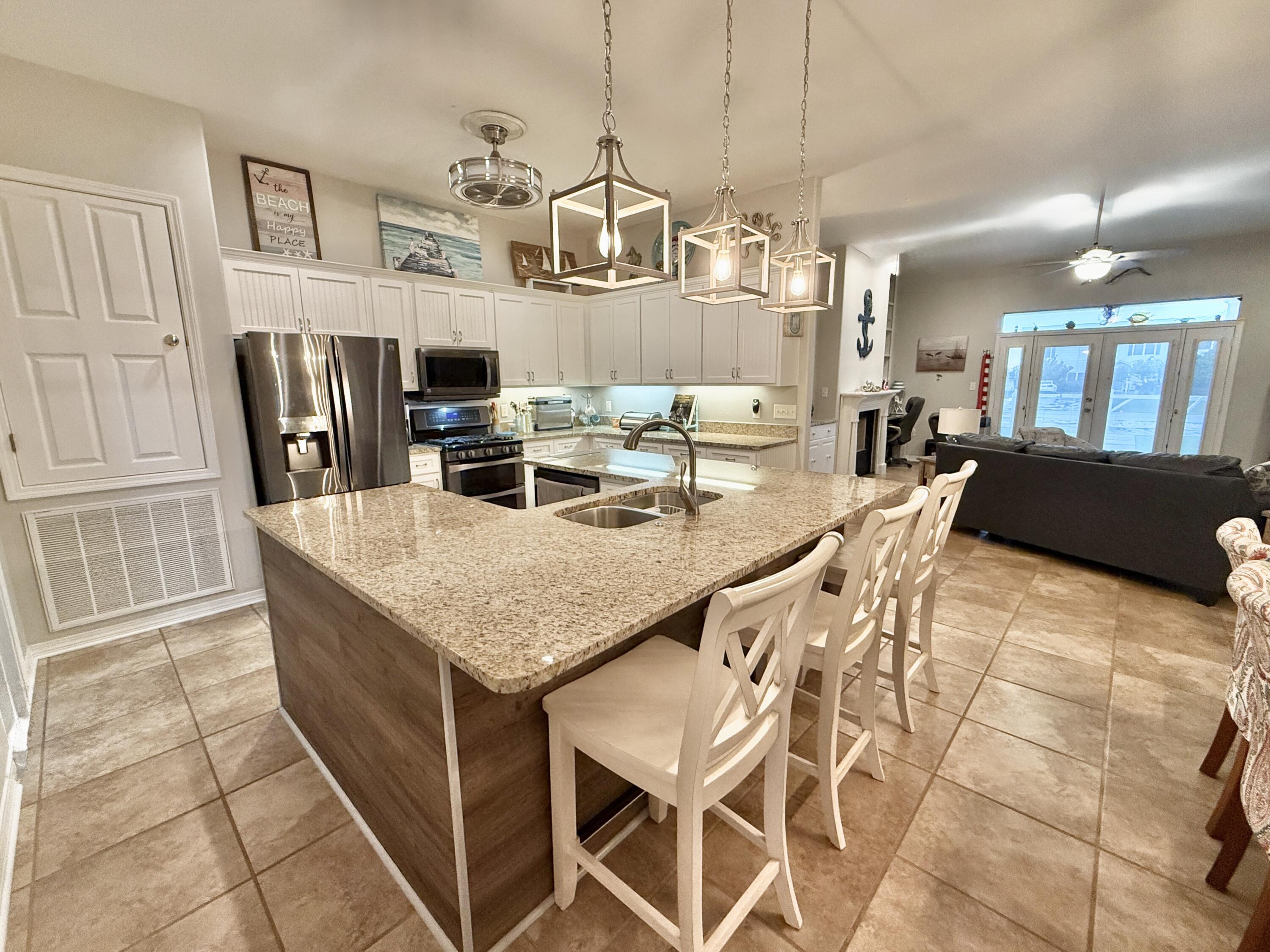 FLAMINGO BEACH - Residential