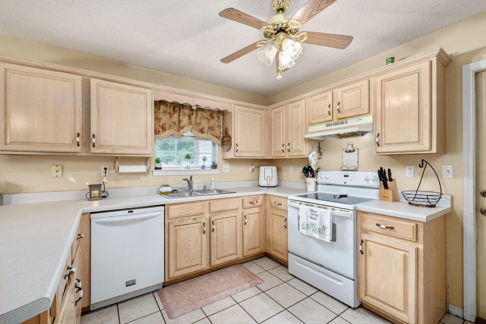 AUBURN ESTATES - Residential