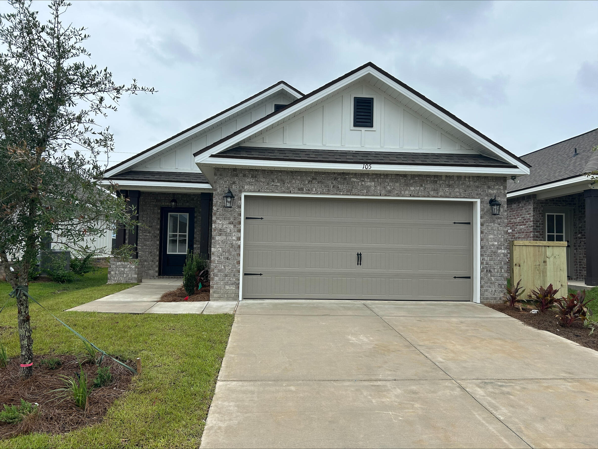 Awesome builder rate plus choose ONE free: window blinds OR fridge! Restrictions apply. 

The ROTHWELL III H in Natureview community offers a 3 bedroom, 2 full bathroom, open design. Upgrades added (list attached). Special Features: double vanity, large shower, and walk-in closet in master bath, pantry, boot bench in mudroom, covered porches, undermount sinks, LED lighting, ceiling fans in living and master, smart connect WIFI thermostat, architectural 30-year shingles, flood lights, and more! Energy Efficient Features: water heater, electric kitchen appliance package, vinyl low E windows, and more! Energy Star Partner.