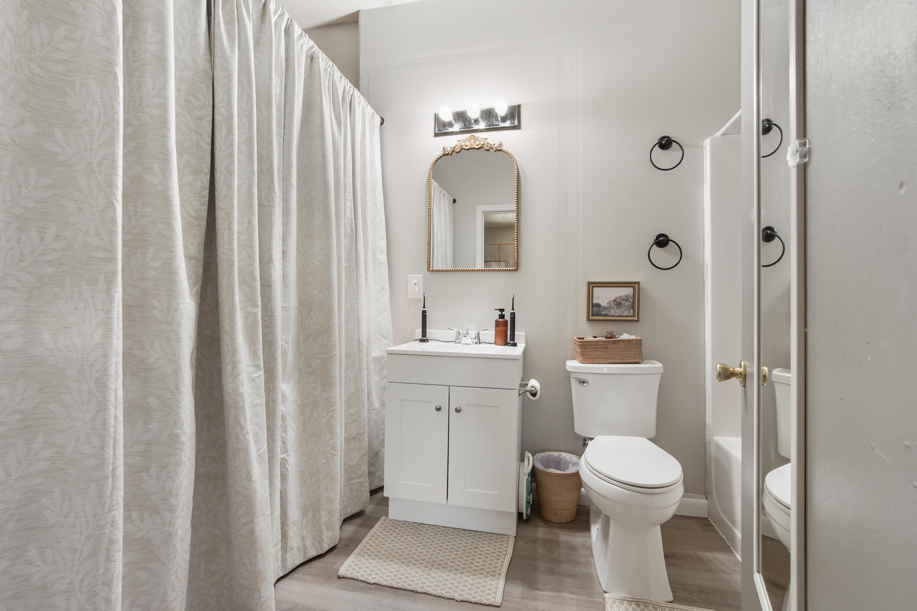 LAKEVIEW HEIGHTS - Residential