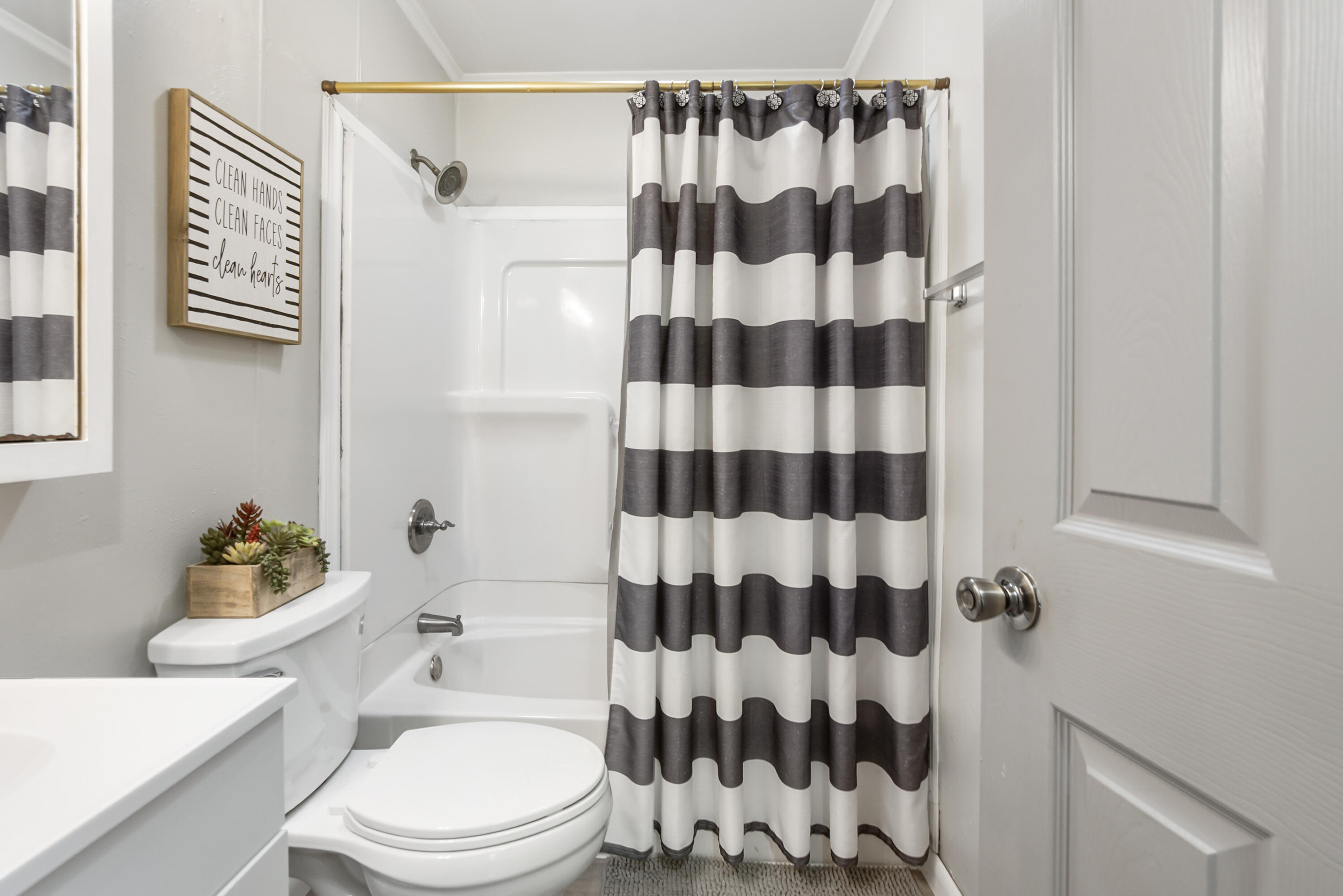 LAKEVIEW HEIGHTS - Residential