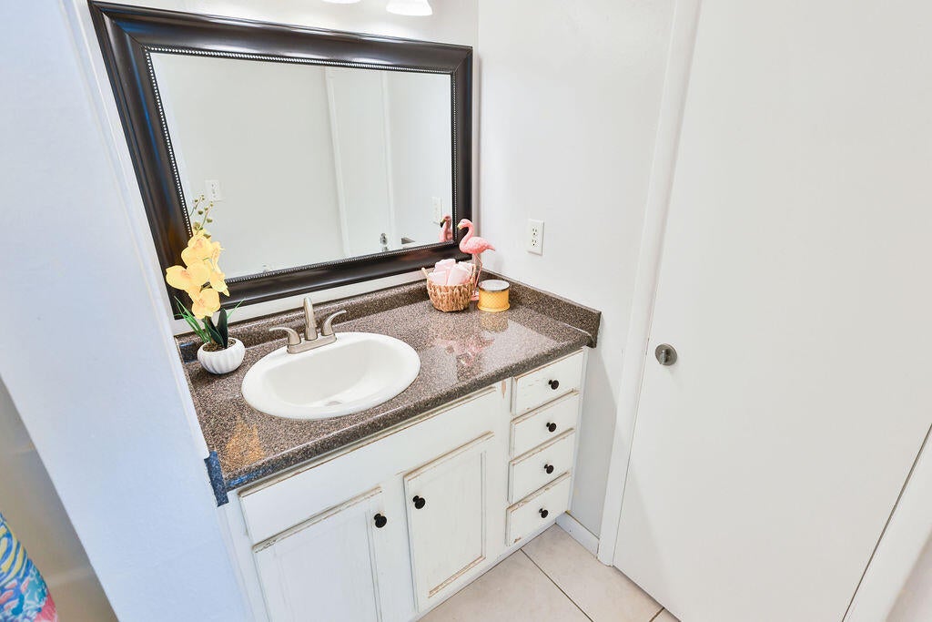 CEDARS CONDO - Residential