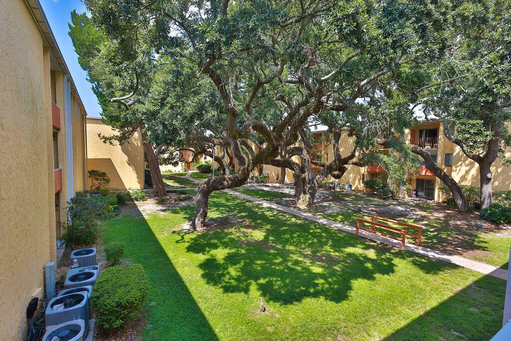 CEDARS CONDO - Residential