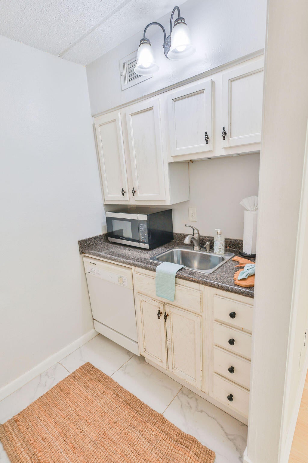CEDARS CONDO - Residential