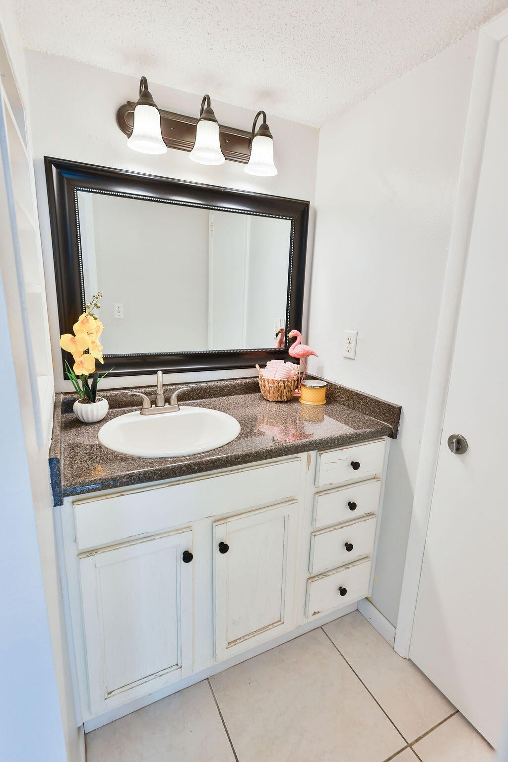 CEDARS CONDO - Residential