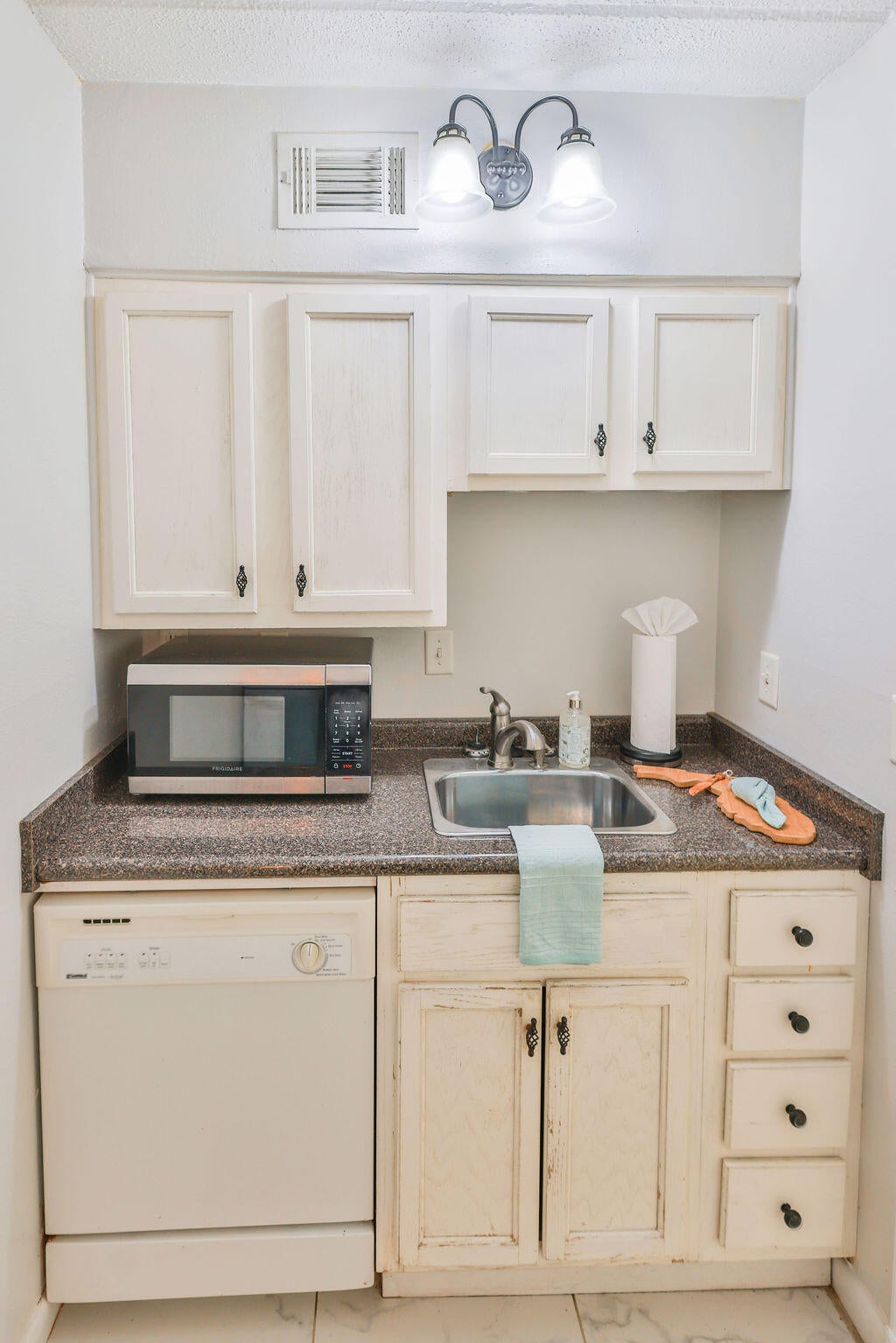 CEDARS CONDO - Residential