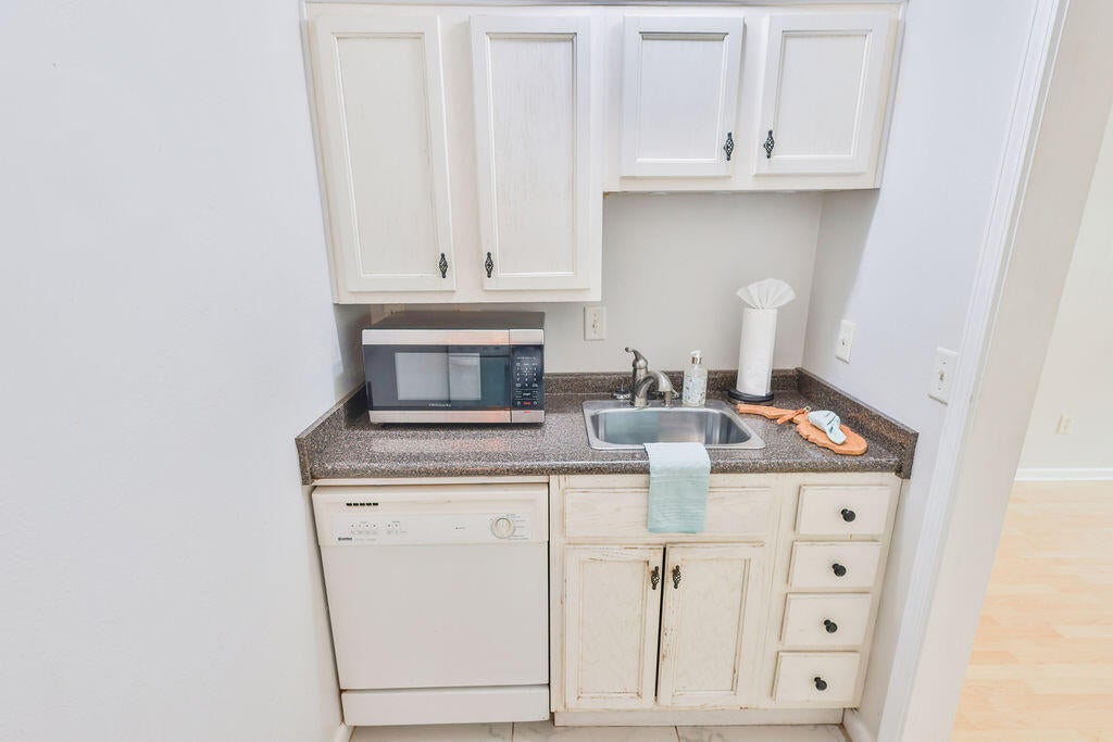 CEDARS CONDO - Residential