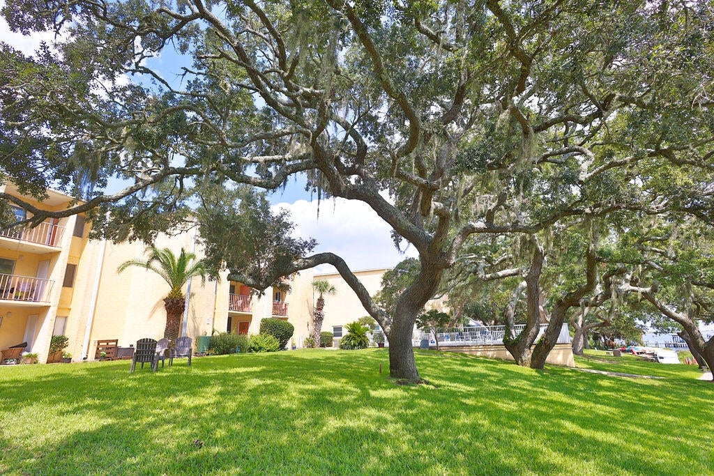 CEDARS CONDO - Residential