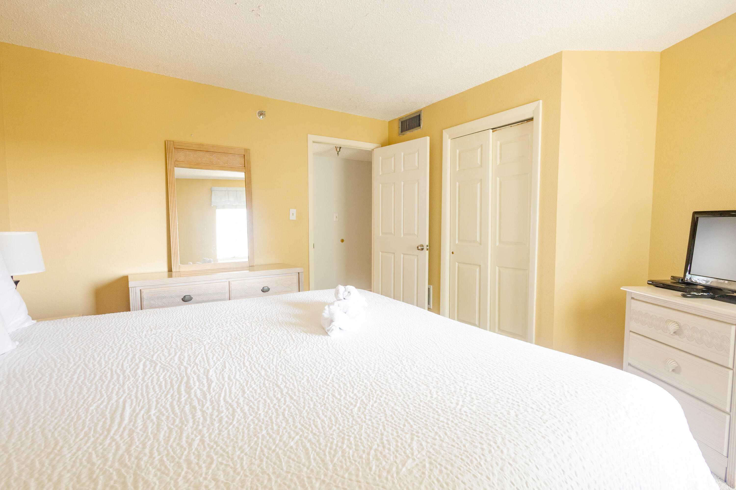 ISLANDER BEACH RESORT CONDO - Residential