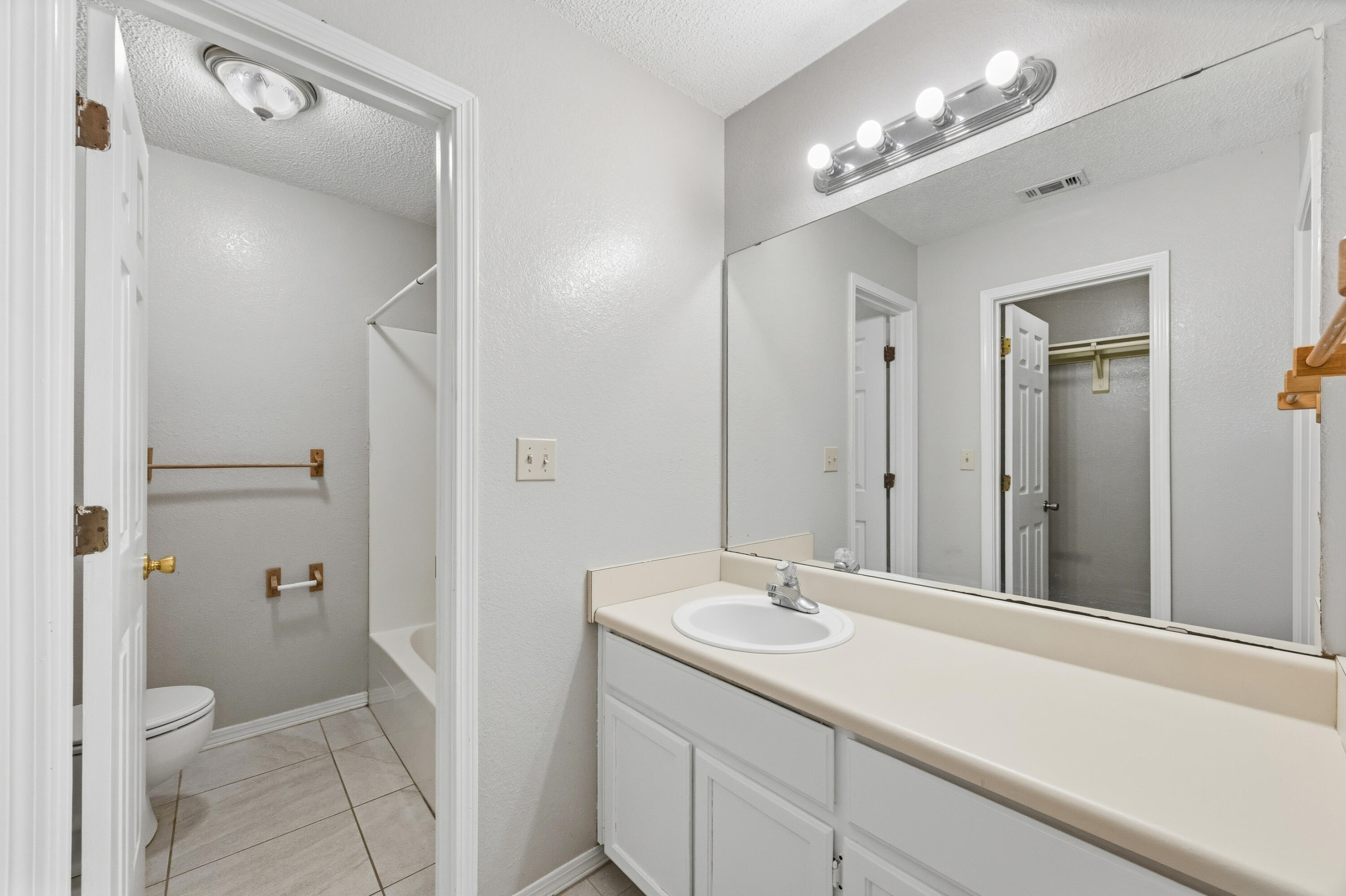 VALLEY T/H - Residential Lease